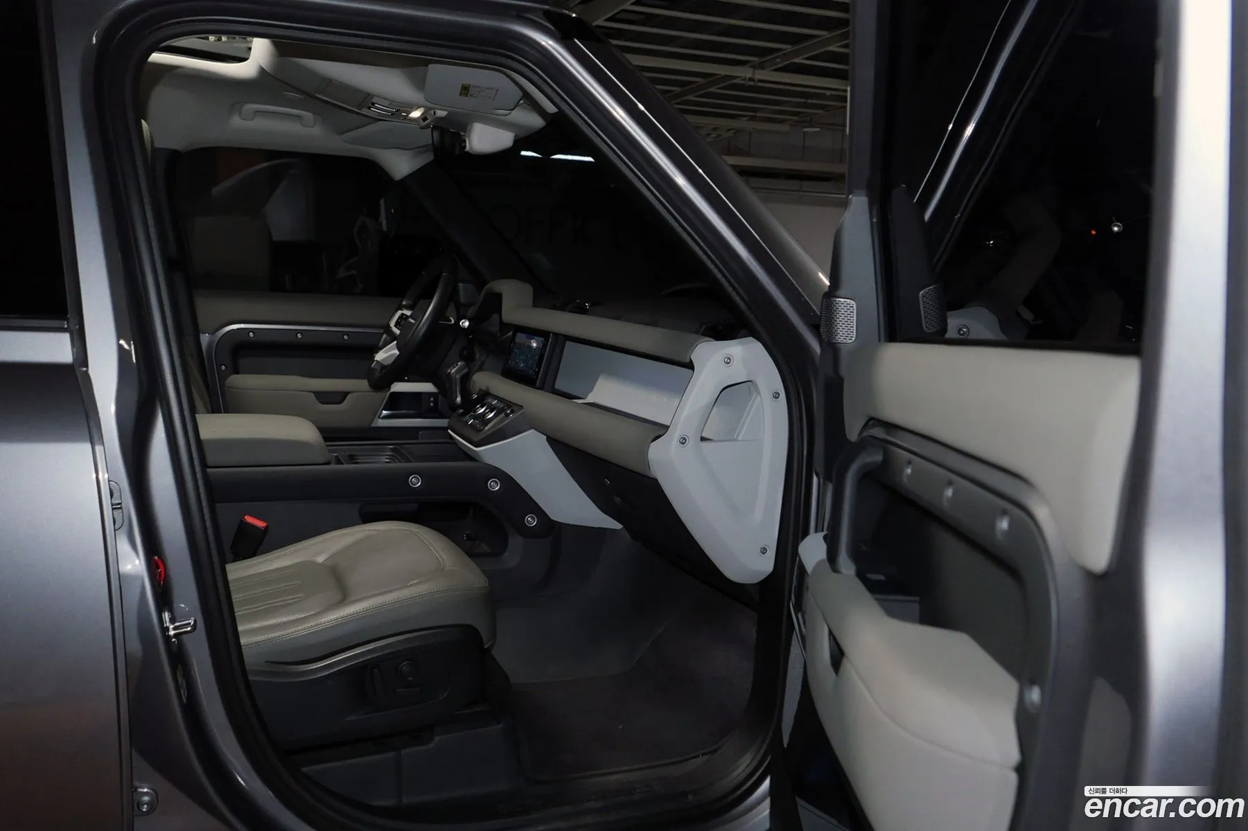 Land Rover Defender 2021 — 15