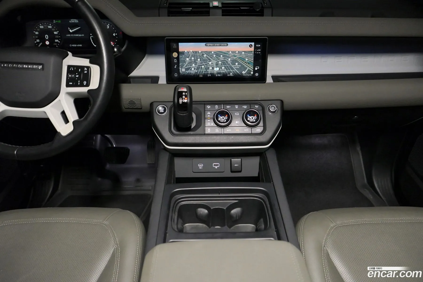 Land Rover Defender 2021 — 13