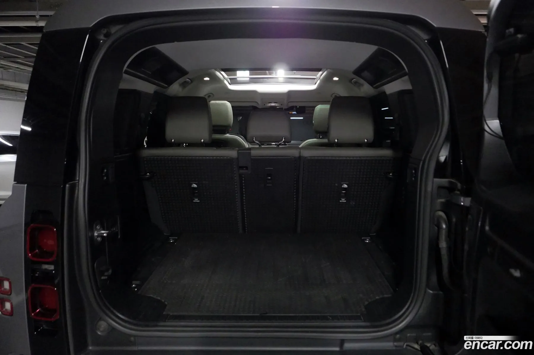 Land Rover Defender 2021 — 12