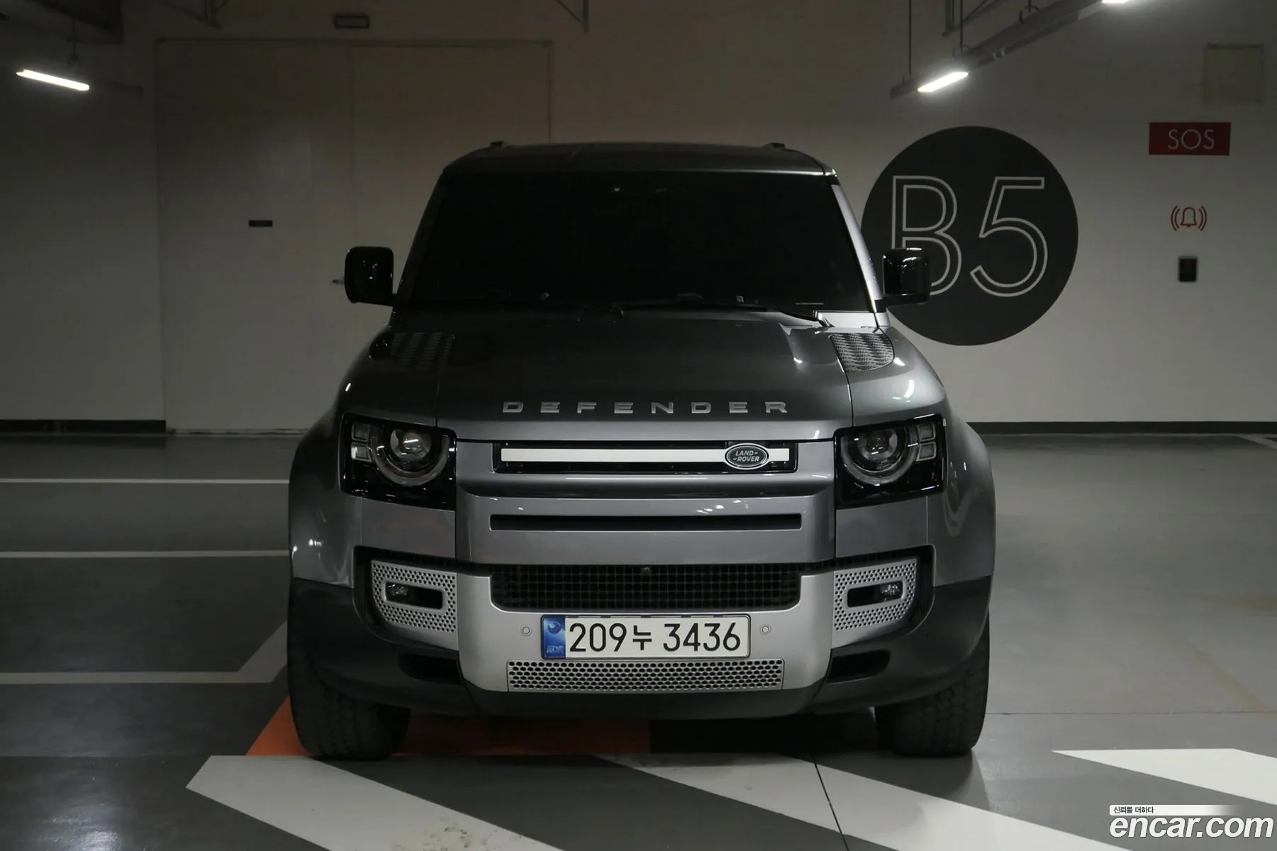 Land Rover Defender 2021 — 17