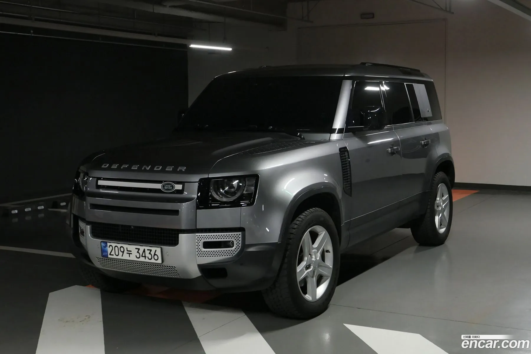 Land Rover Defender 2021 — 14