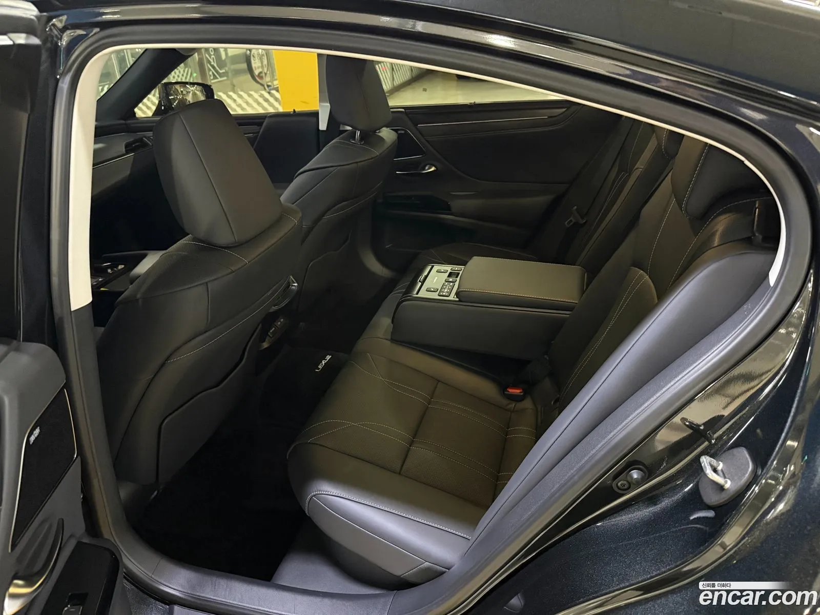 Lexus ES300h 7th Gen 2025 — 7