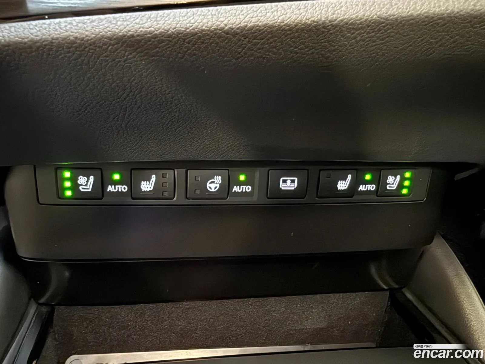 Lexus ES300h 7th Gen 2025 — 14