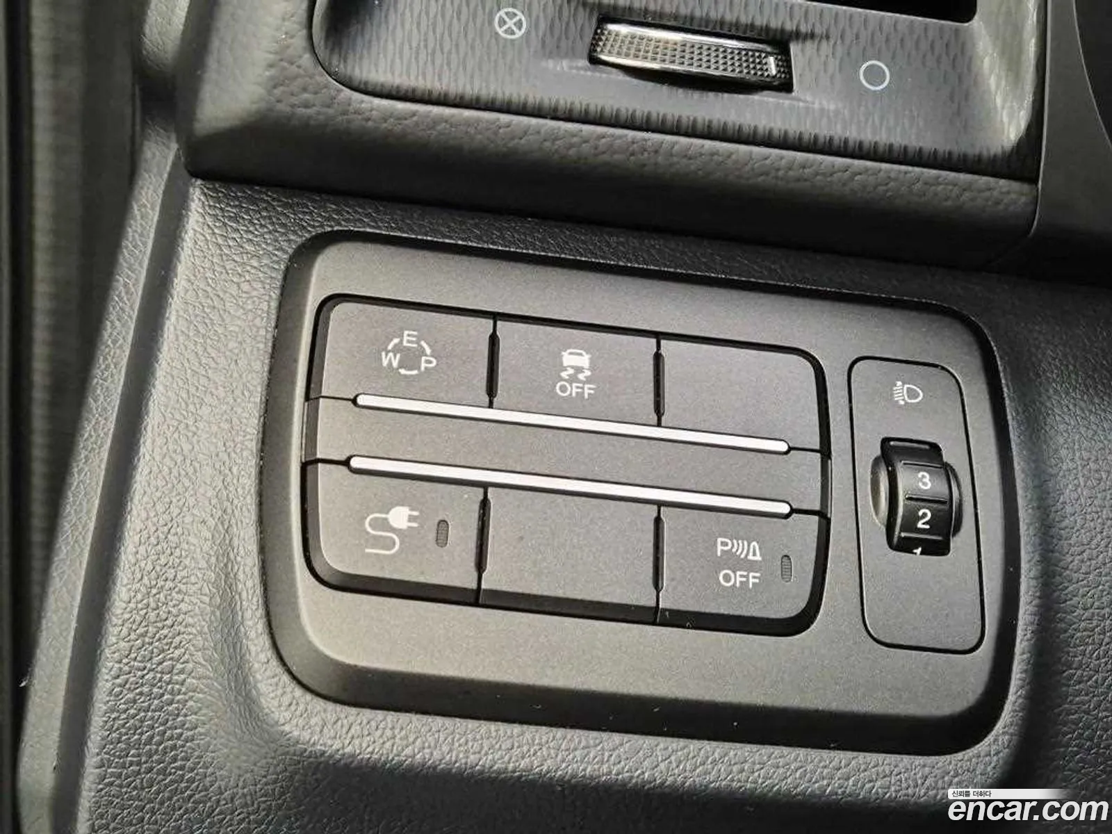 KG Mobility (SsangYong) Tivoli Air 2017 — 10