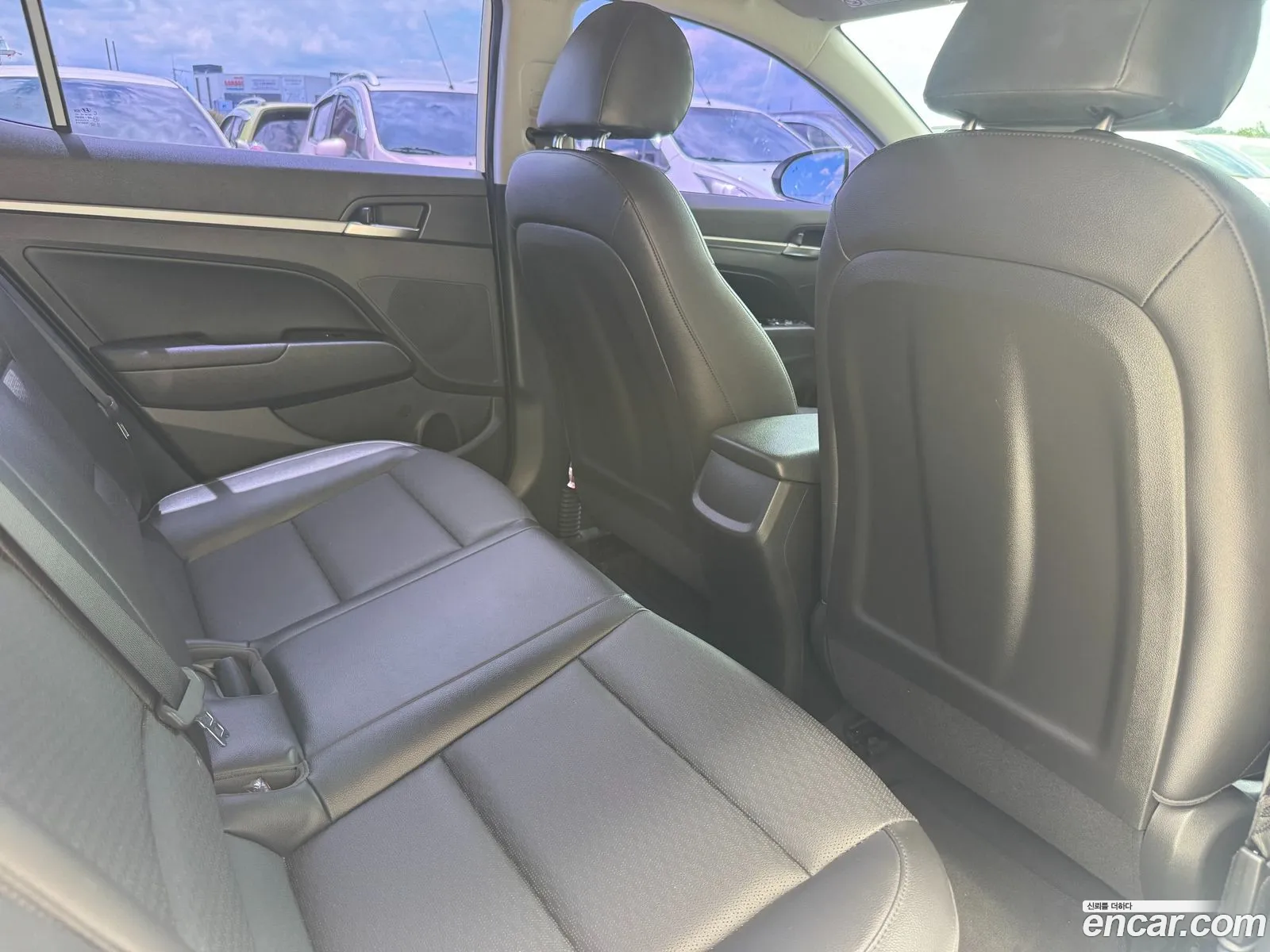 Hyundai Elantra AD 2020 — 13