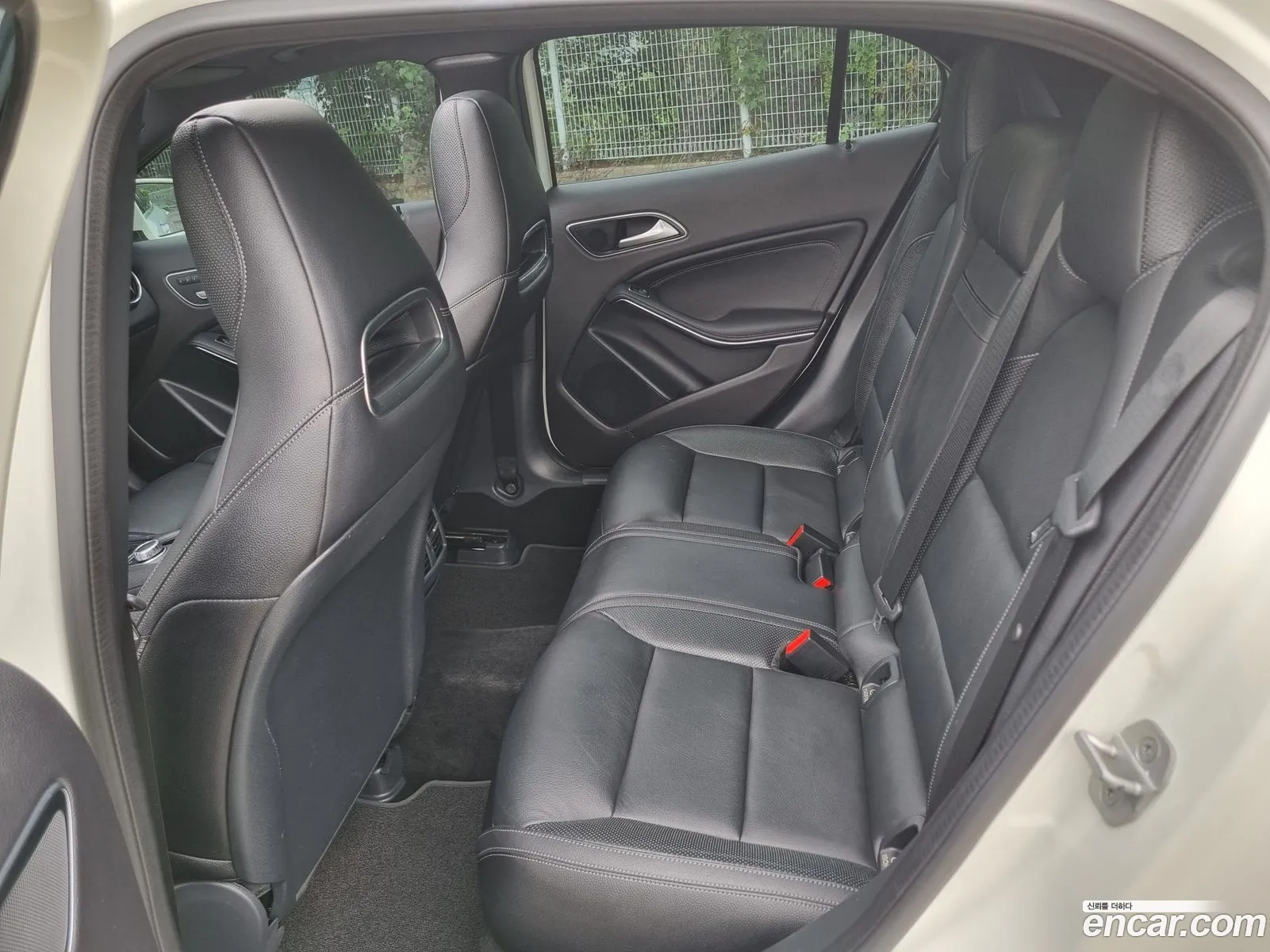 Mercedes-Benz GLA-Class X156 2017 — 10
