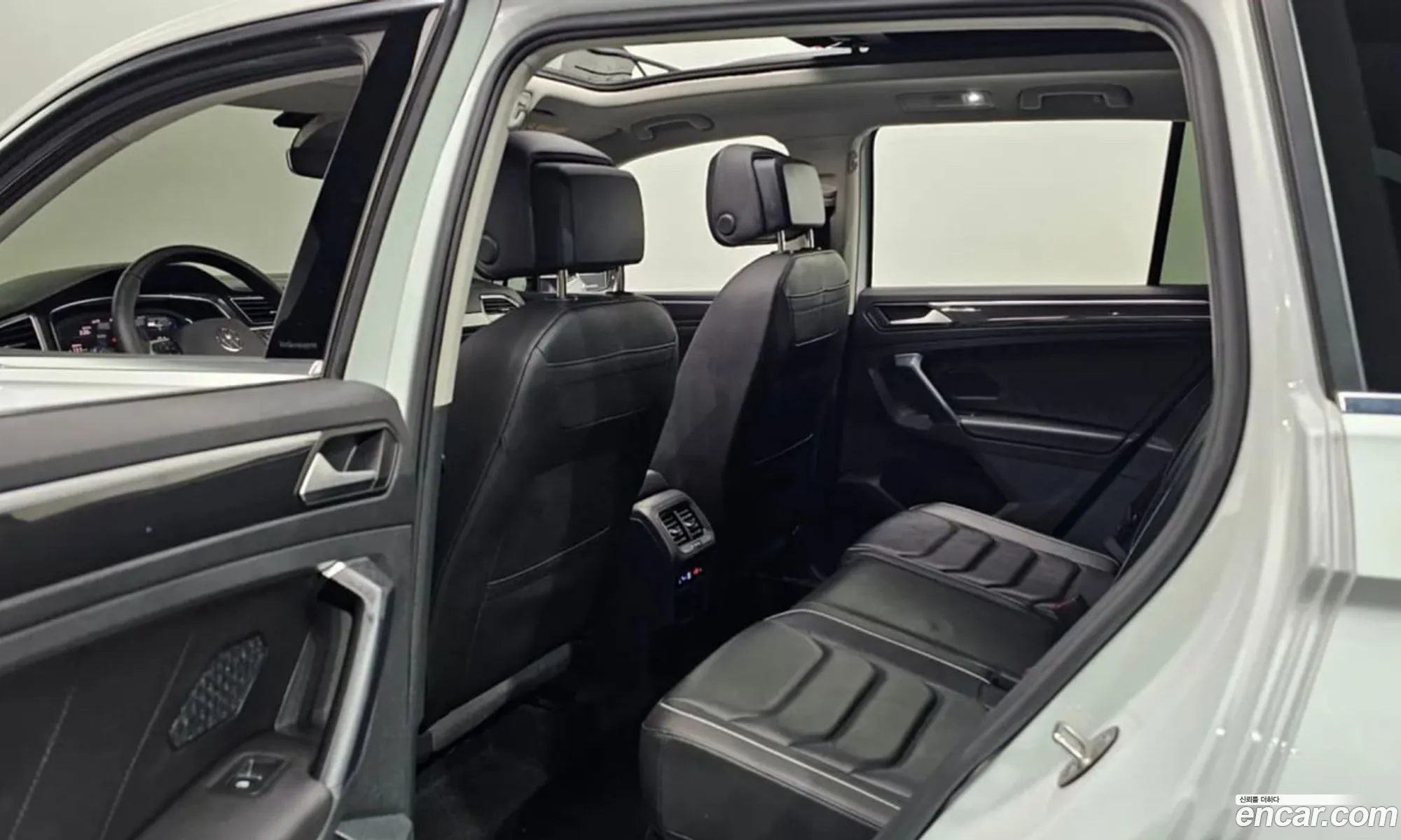 Volkswagen Tiguan 2022 — 4
