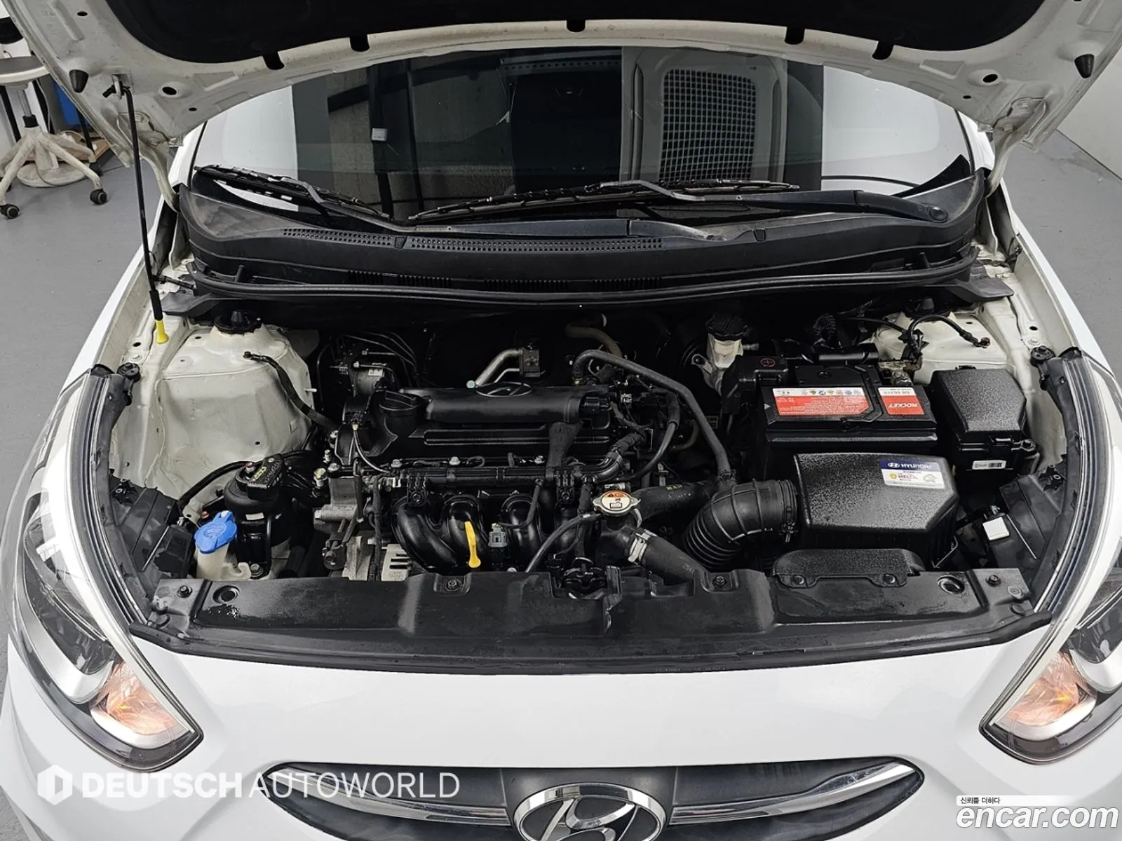 Hyundai Accent 2015 — 12