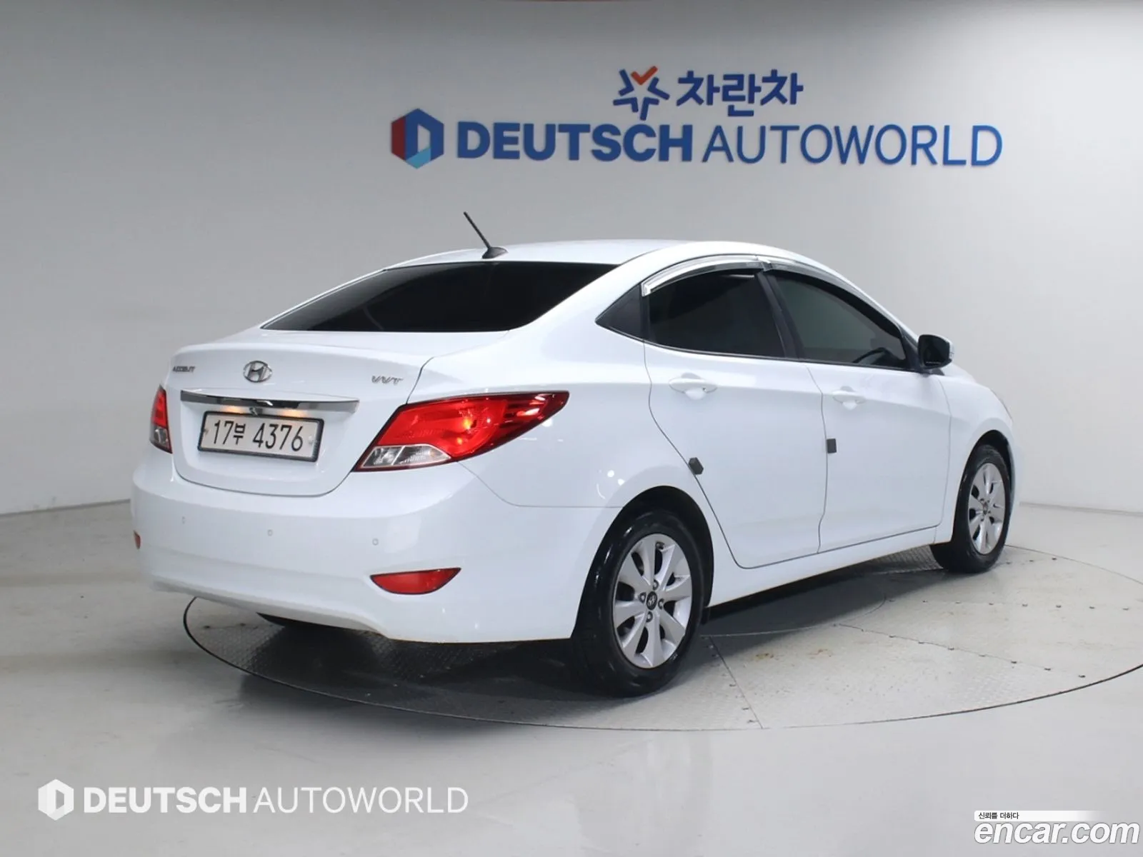 Hyundai Accent 2015 — 10