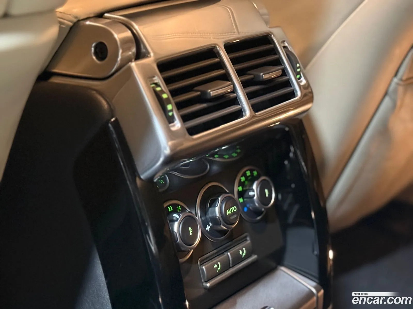 Land Rover Range Rover 2011 — 13
