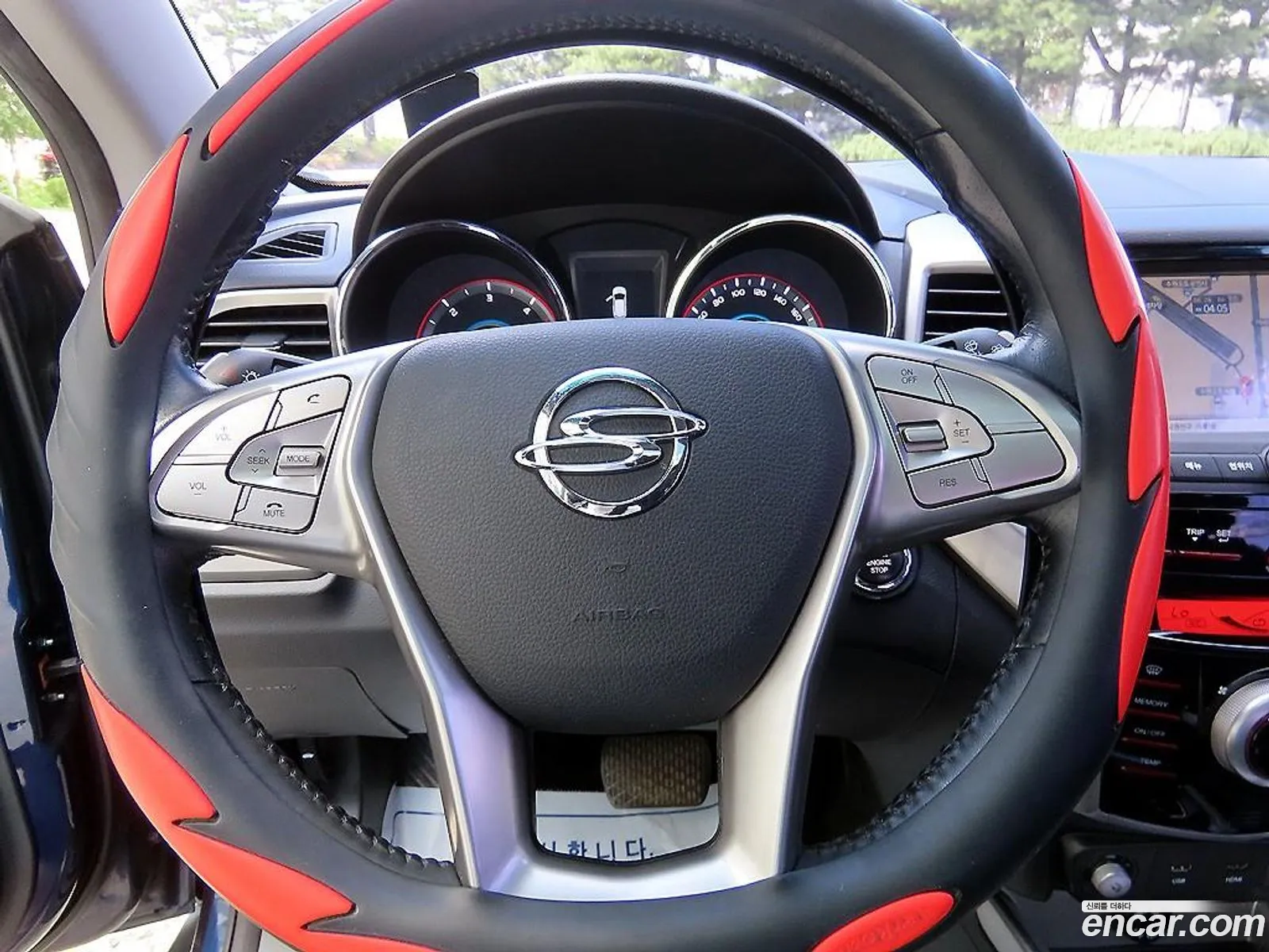 KG Mobility (SsangYong) Tivoli 2015 — 15