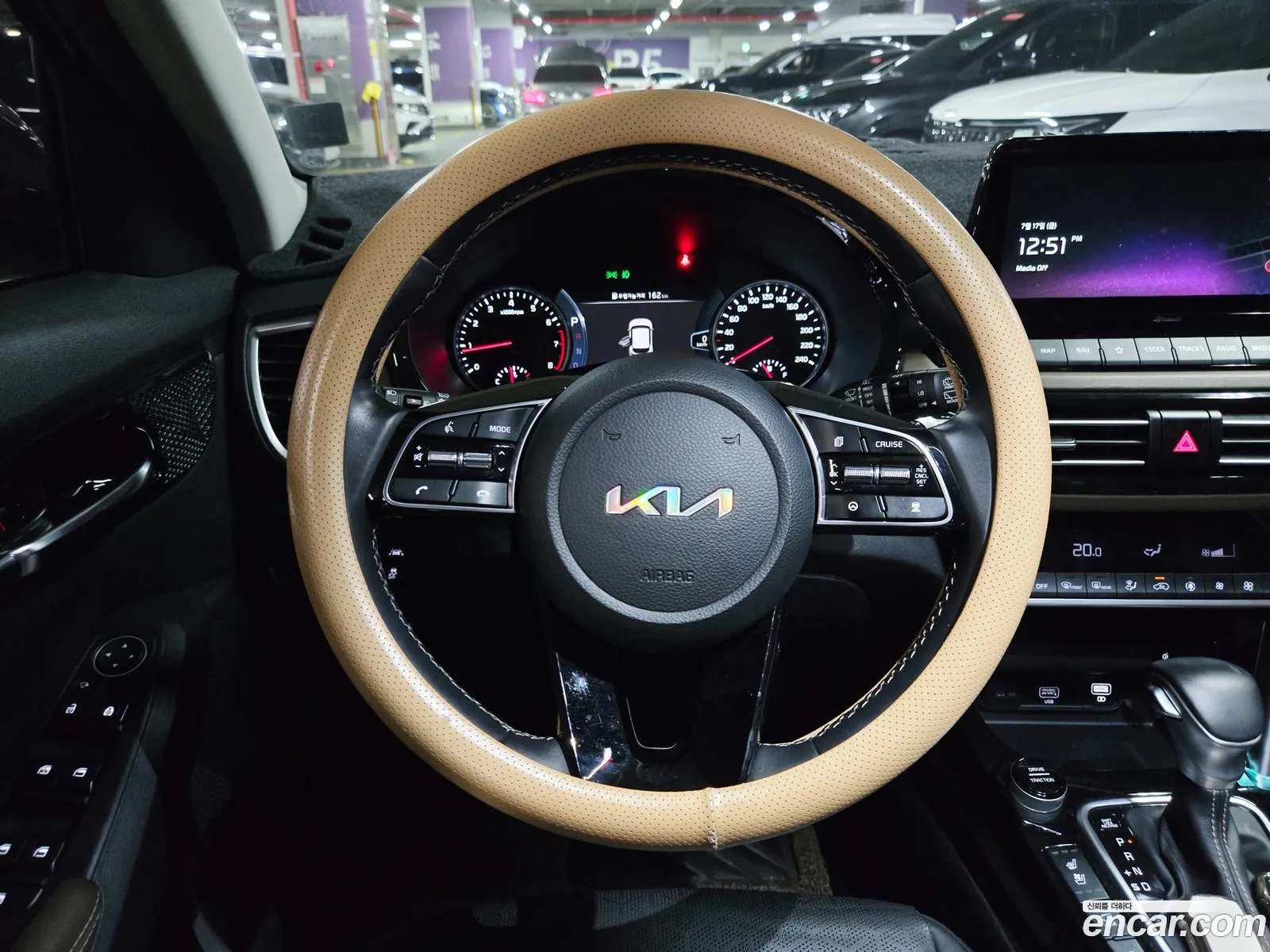 Kia Seltos 2022 — 16