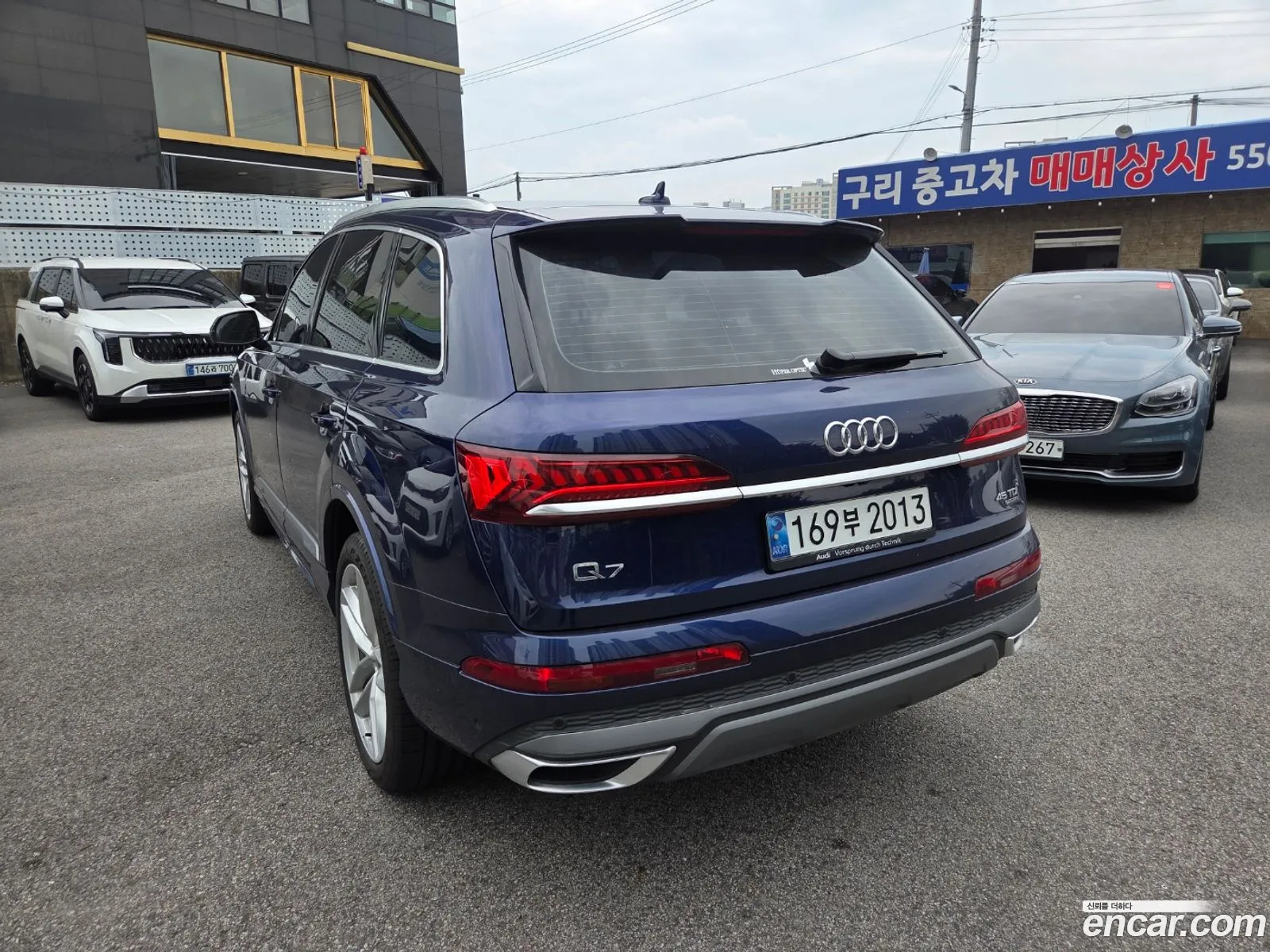 Audi Q7 2023 — 13