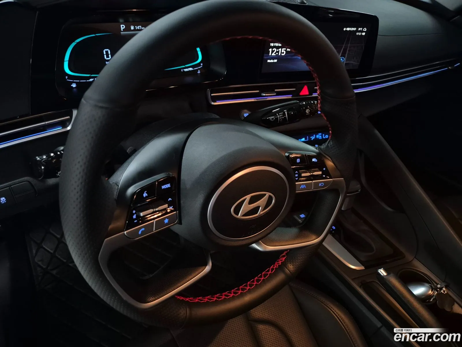 Hyundai Elantra 2025 — 14