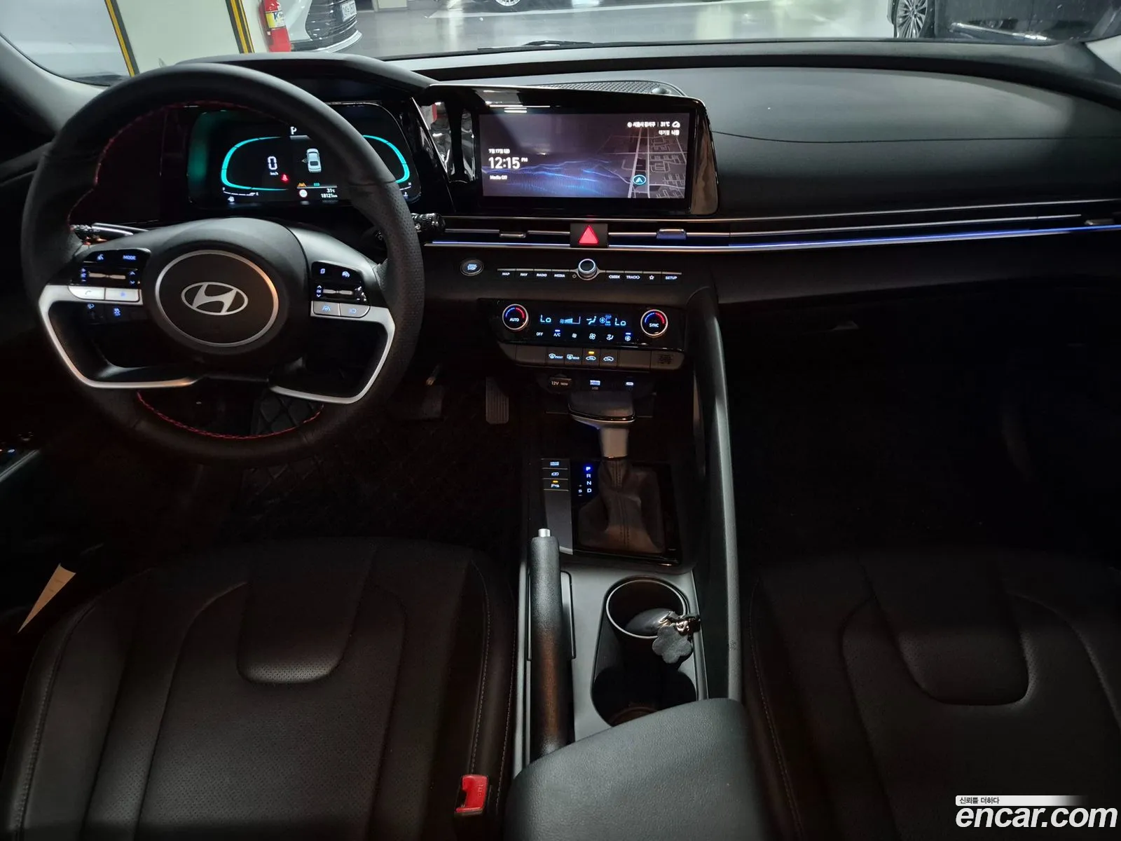 Hyundai Elantra 2025 — 2