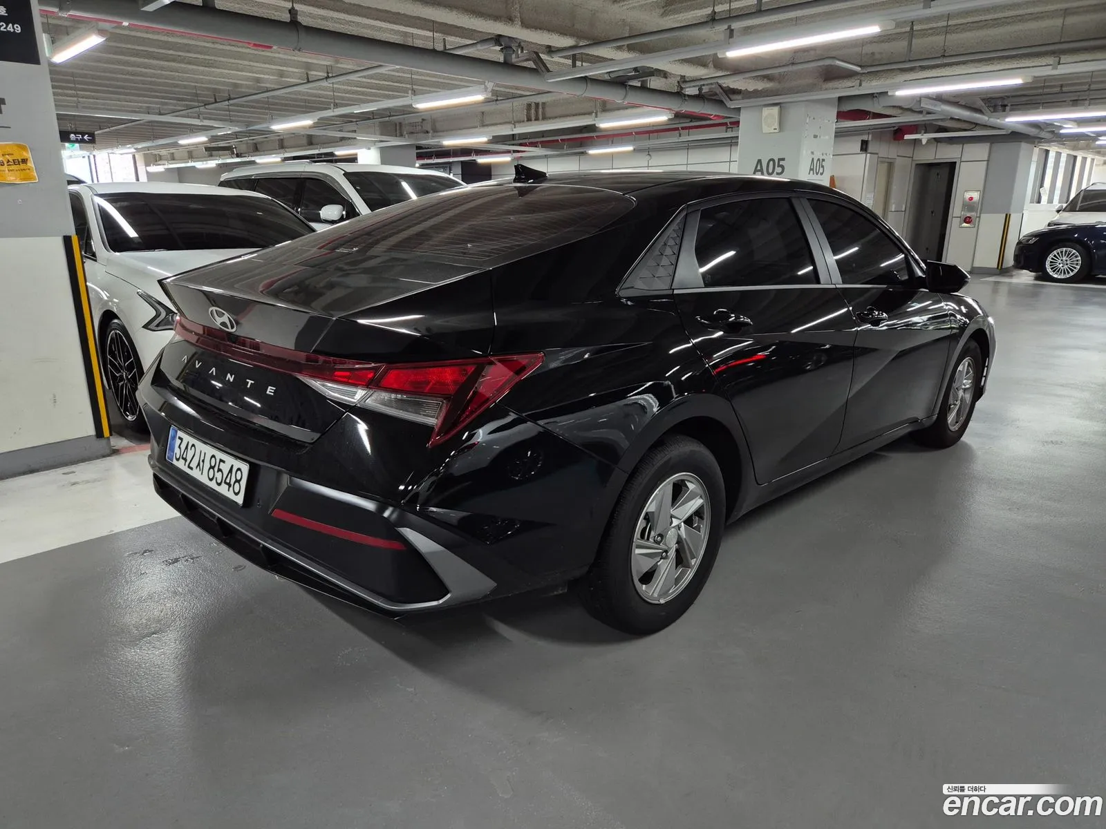 Hyundai Elantra 2025 — 9