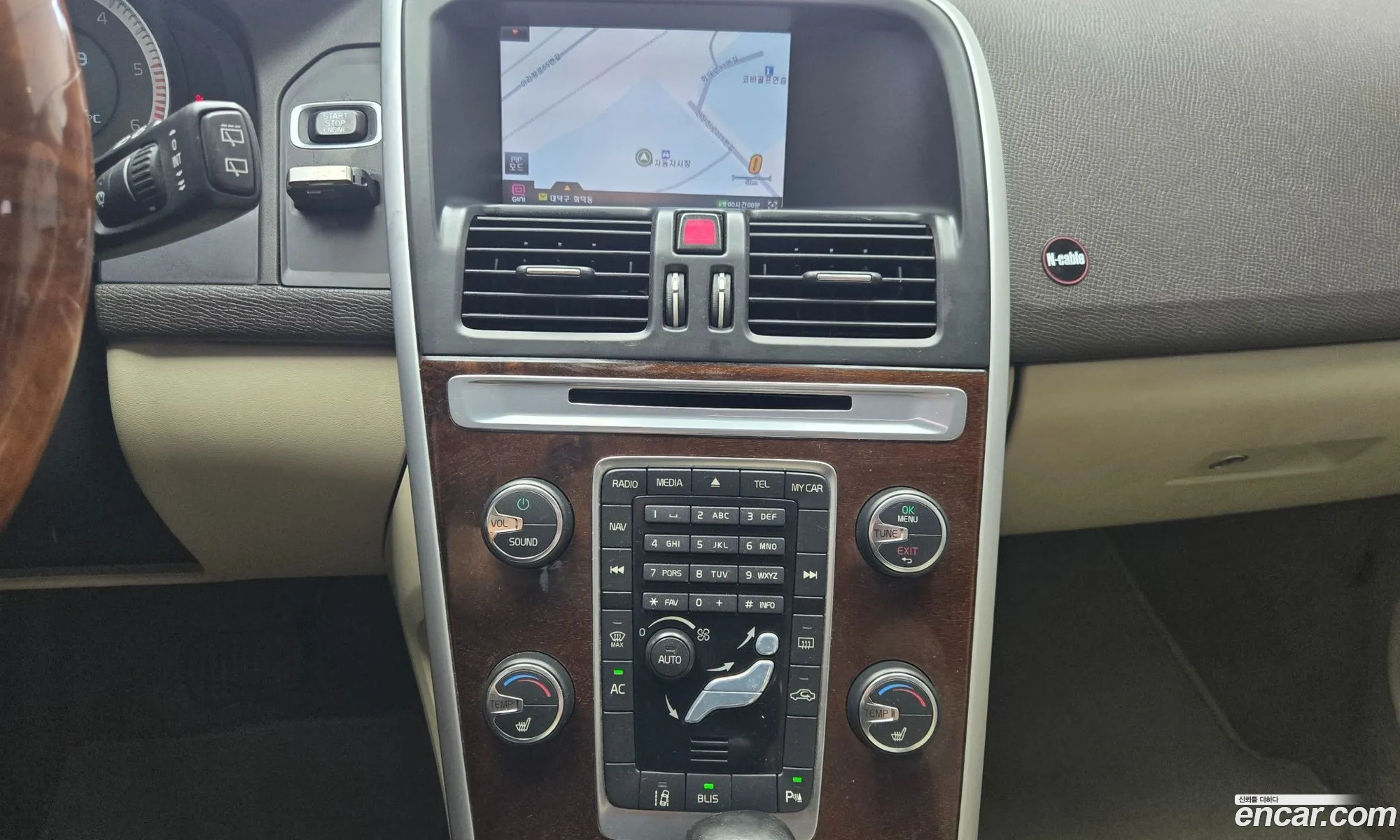 Volvo XC60 2011 — 2