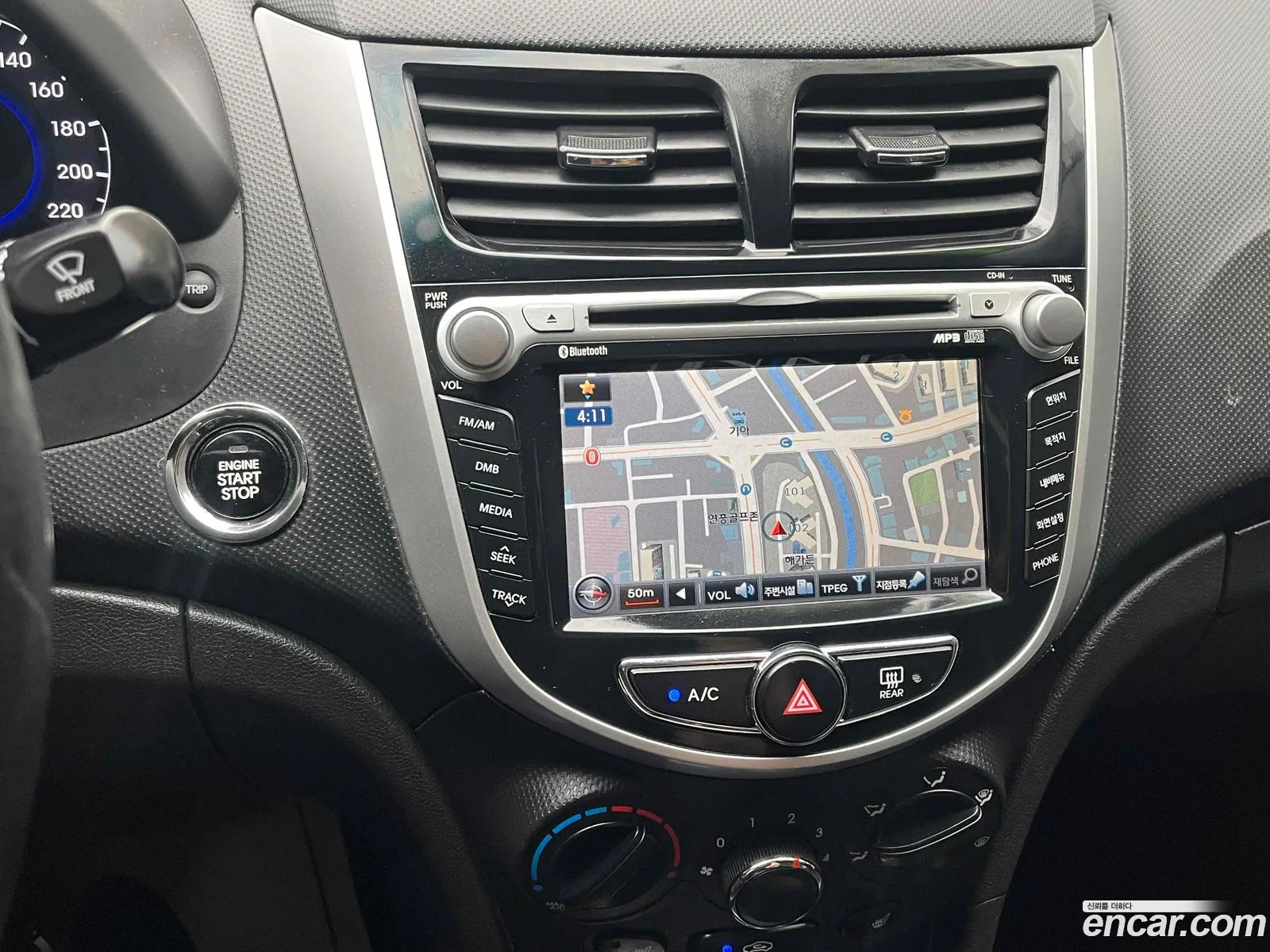 Hyundai Accent 2012 — 11