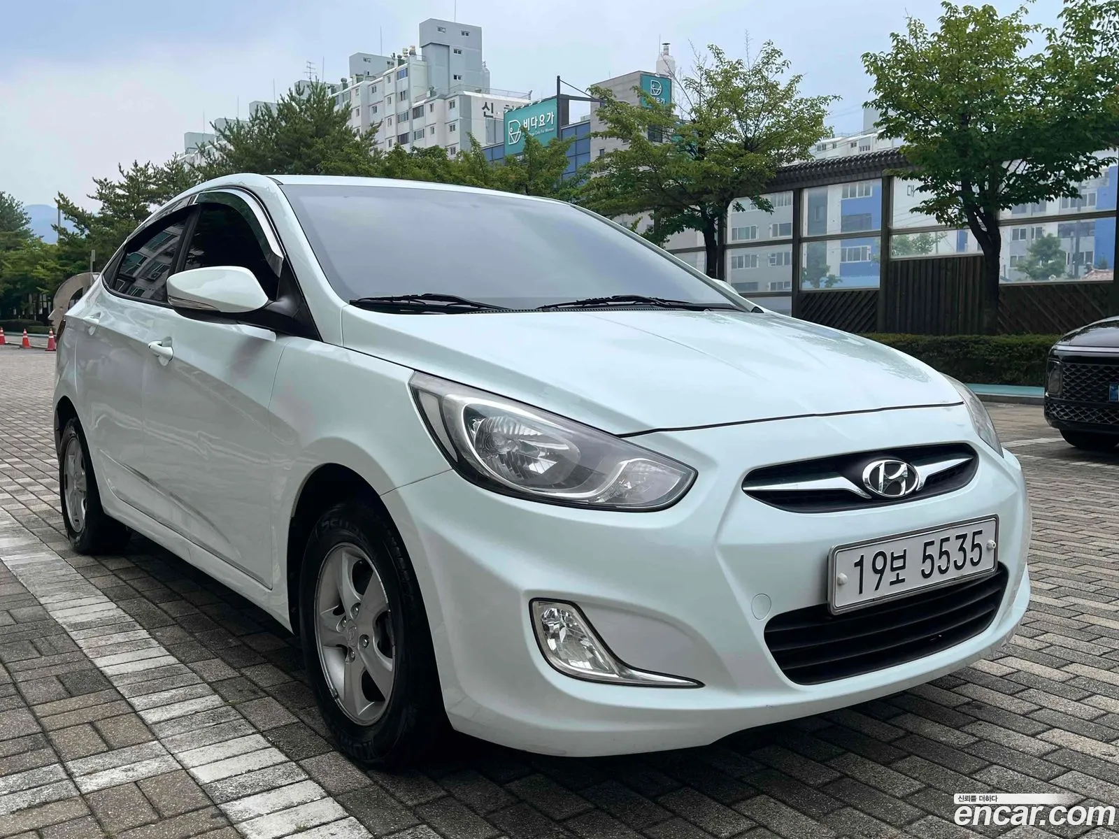 Hyundai Accent 2012 — 15