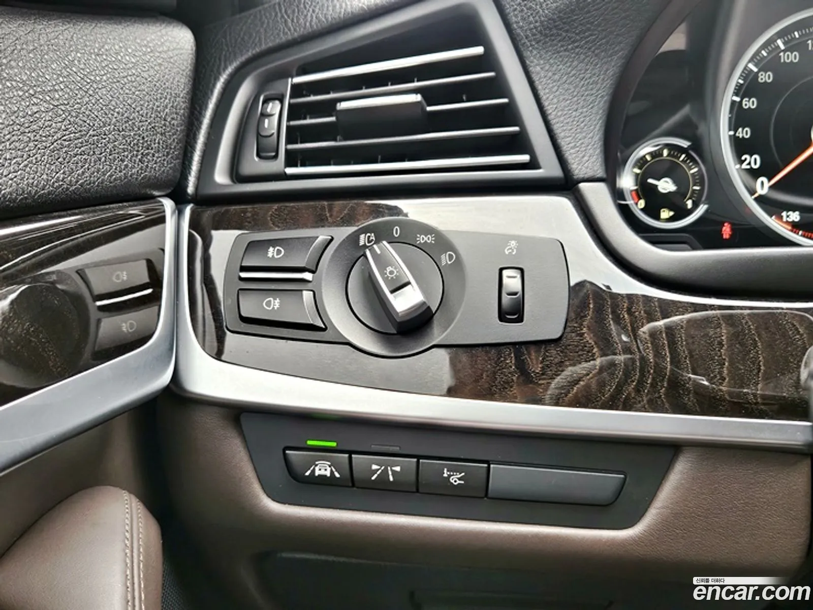 BMW 5 Series 2016 — 12