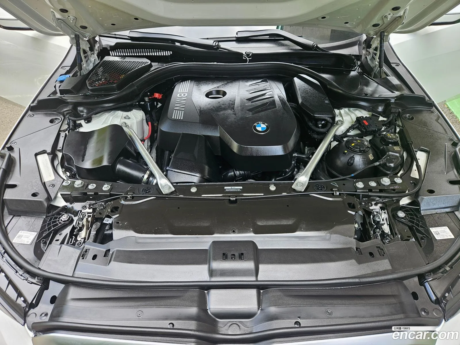 BMW 5 Series 2025 — 18