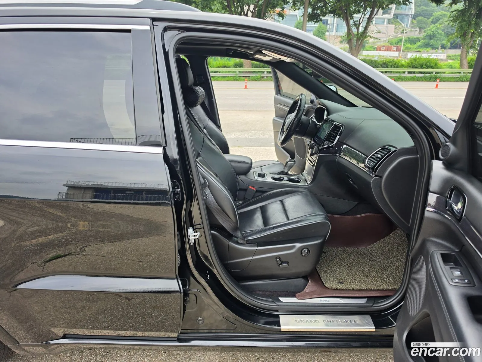 Jeep Grand Cherokee 2019 — 12
