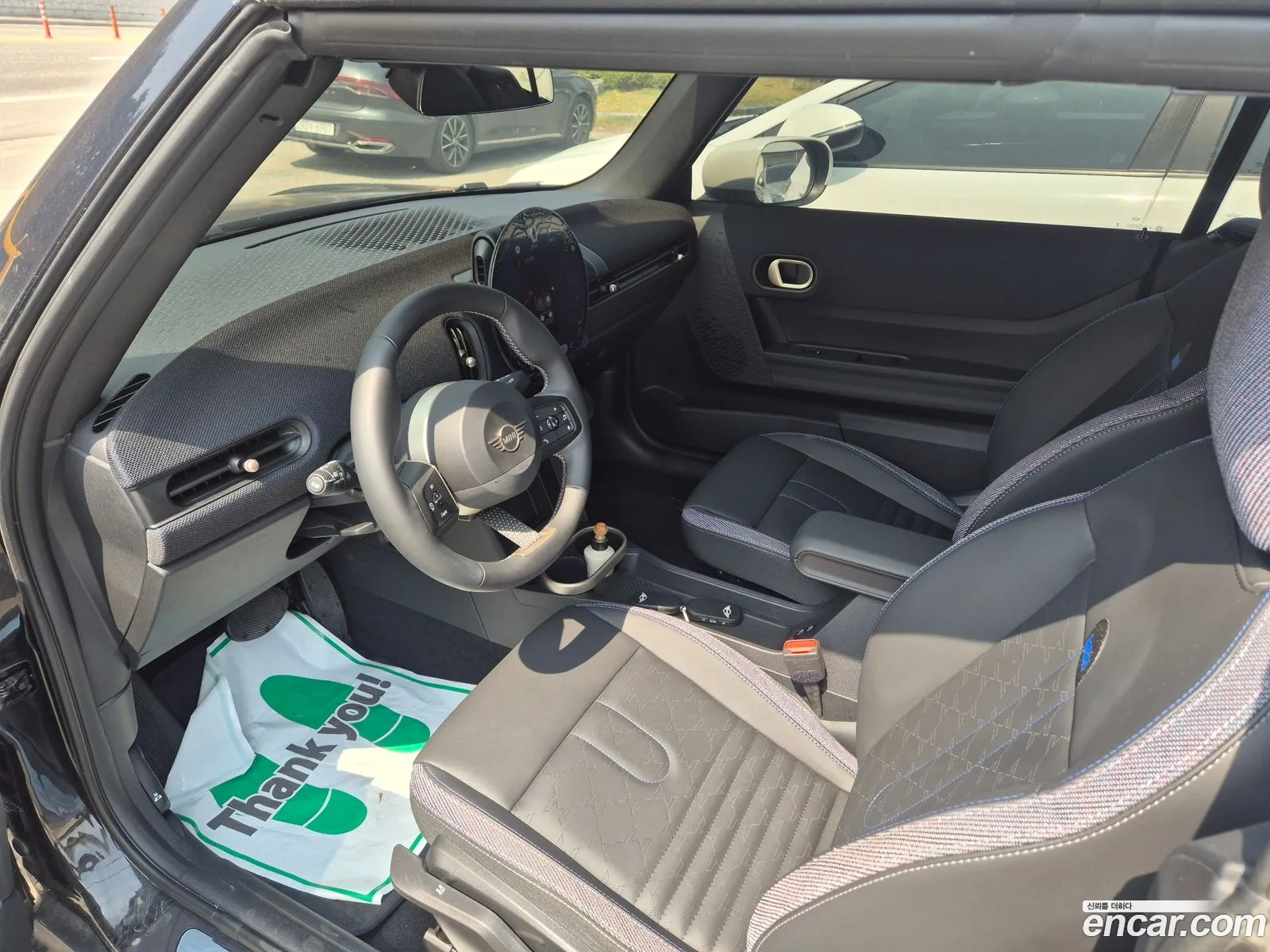 Mini Cooper C Convertible 2025 — 4