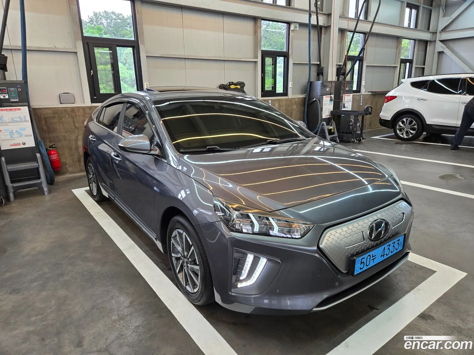 Hyundai Ioniq Electric 2019 — 16