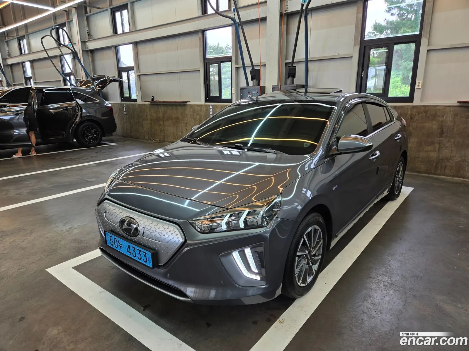 Hyundai Ioniq Electric 2019 — 13