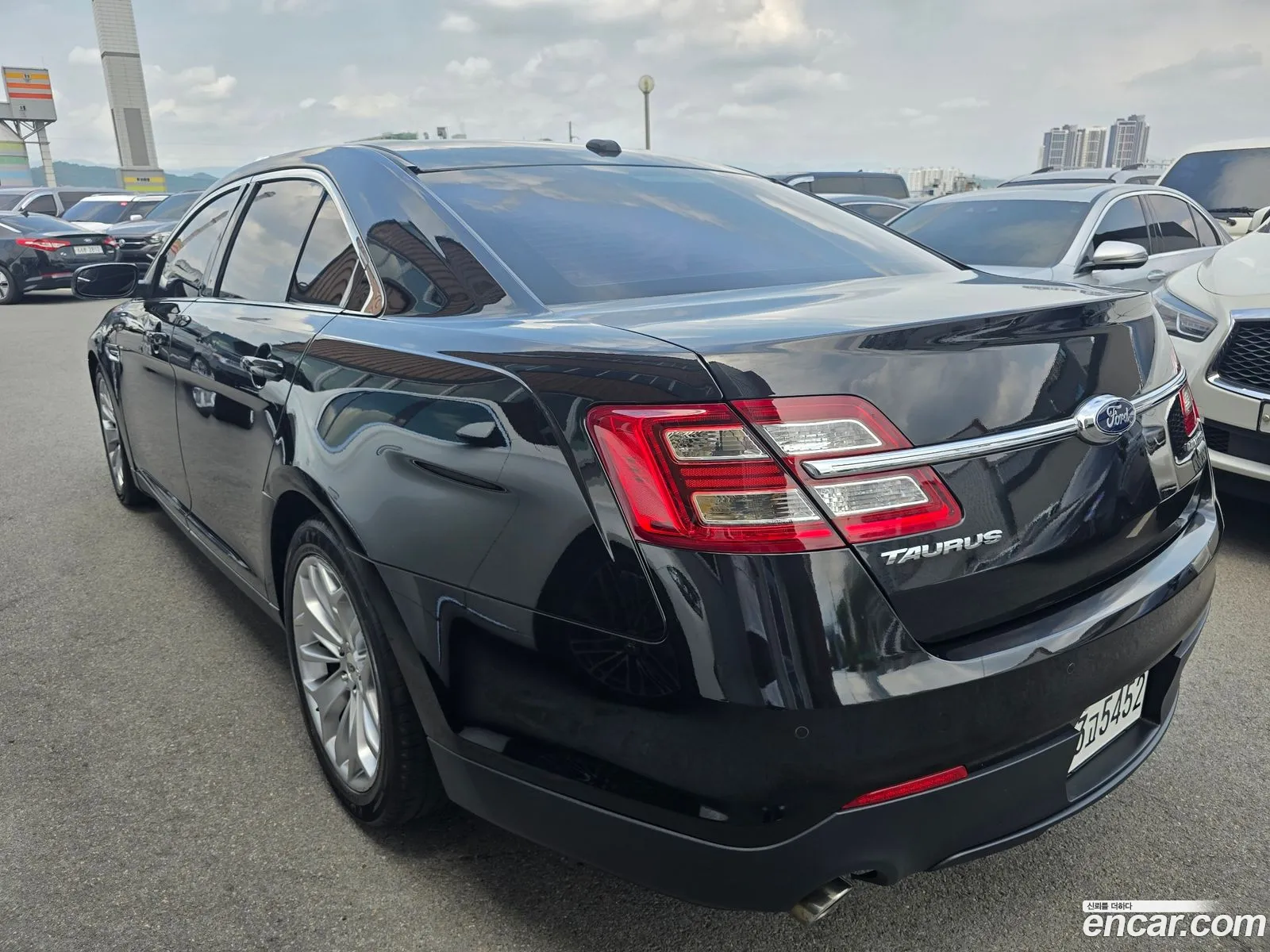 Ford Taurus 2015 — 18