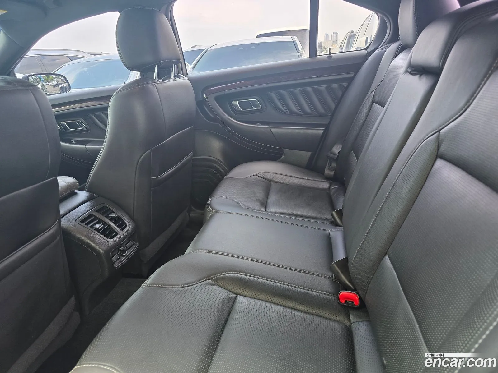 Ford Taurus 2015 — 13