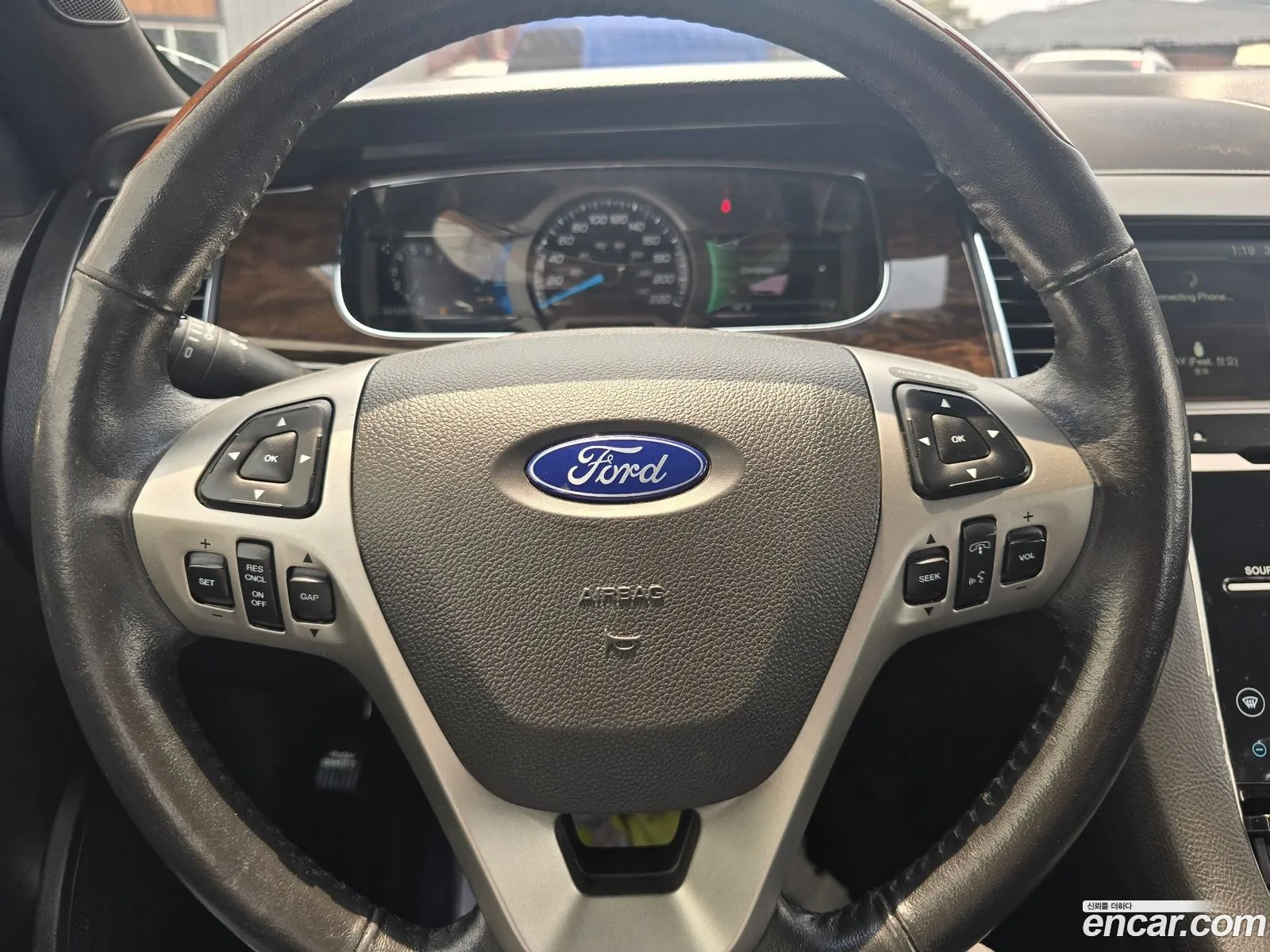 Ford Taurus 2015 — 14