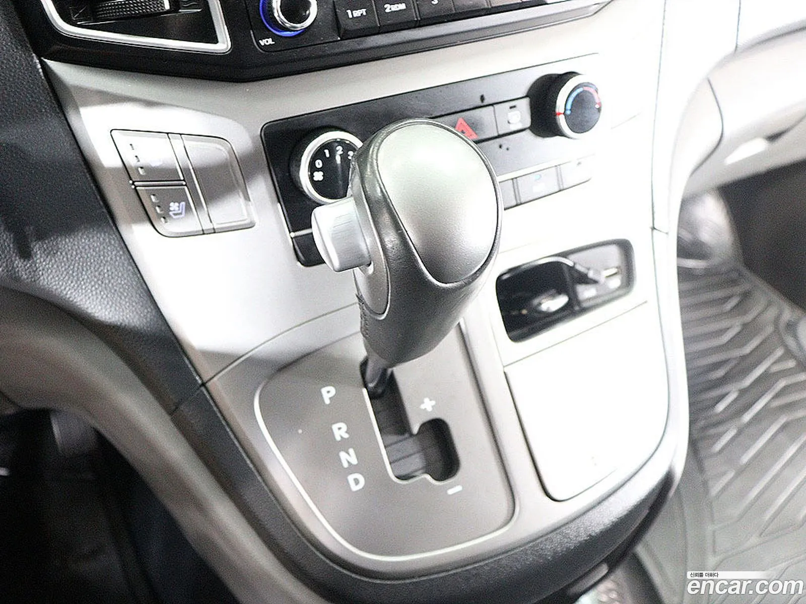 Hyundai Grand Starex 2020 — 3