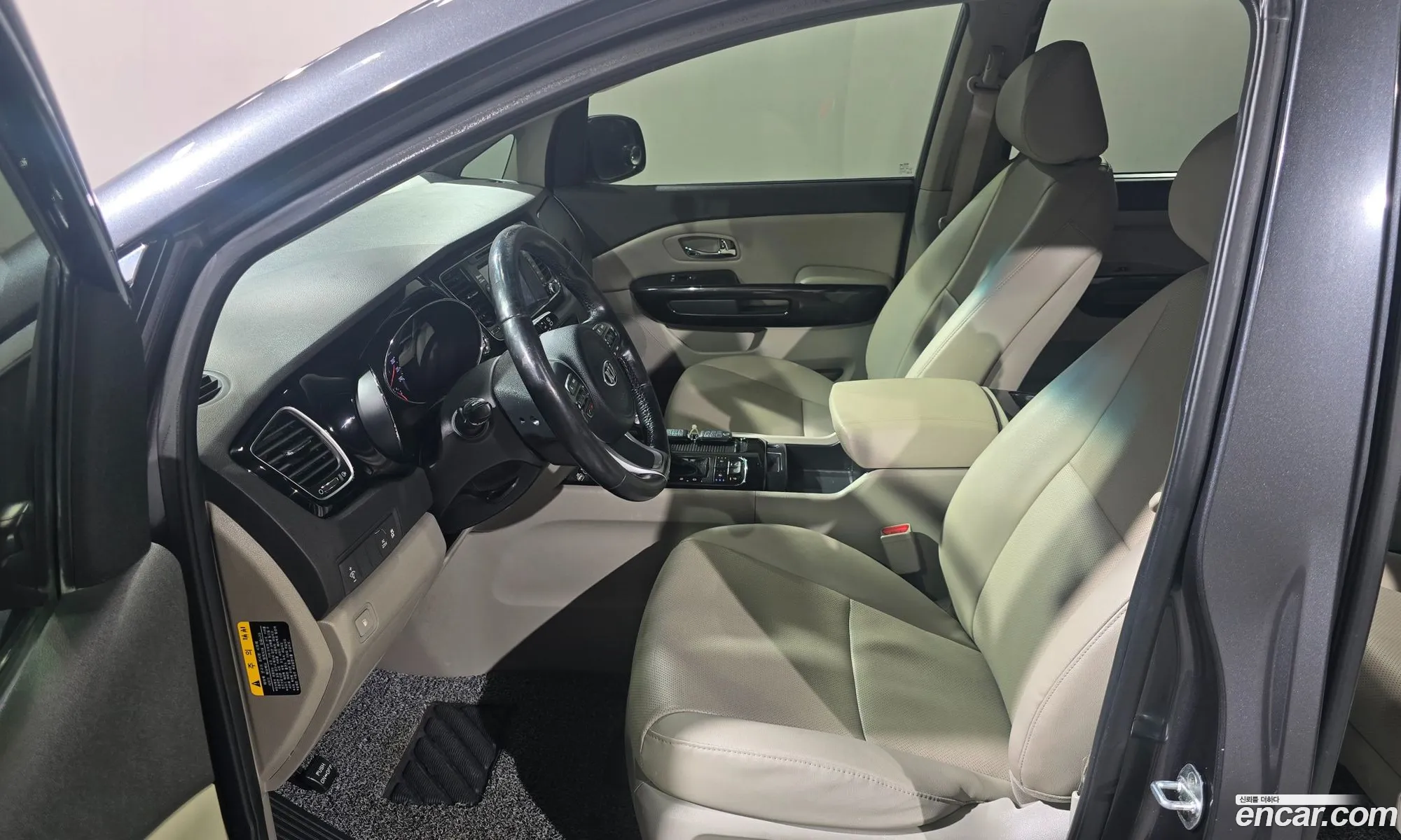 Kia Carnival 2016 — 17