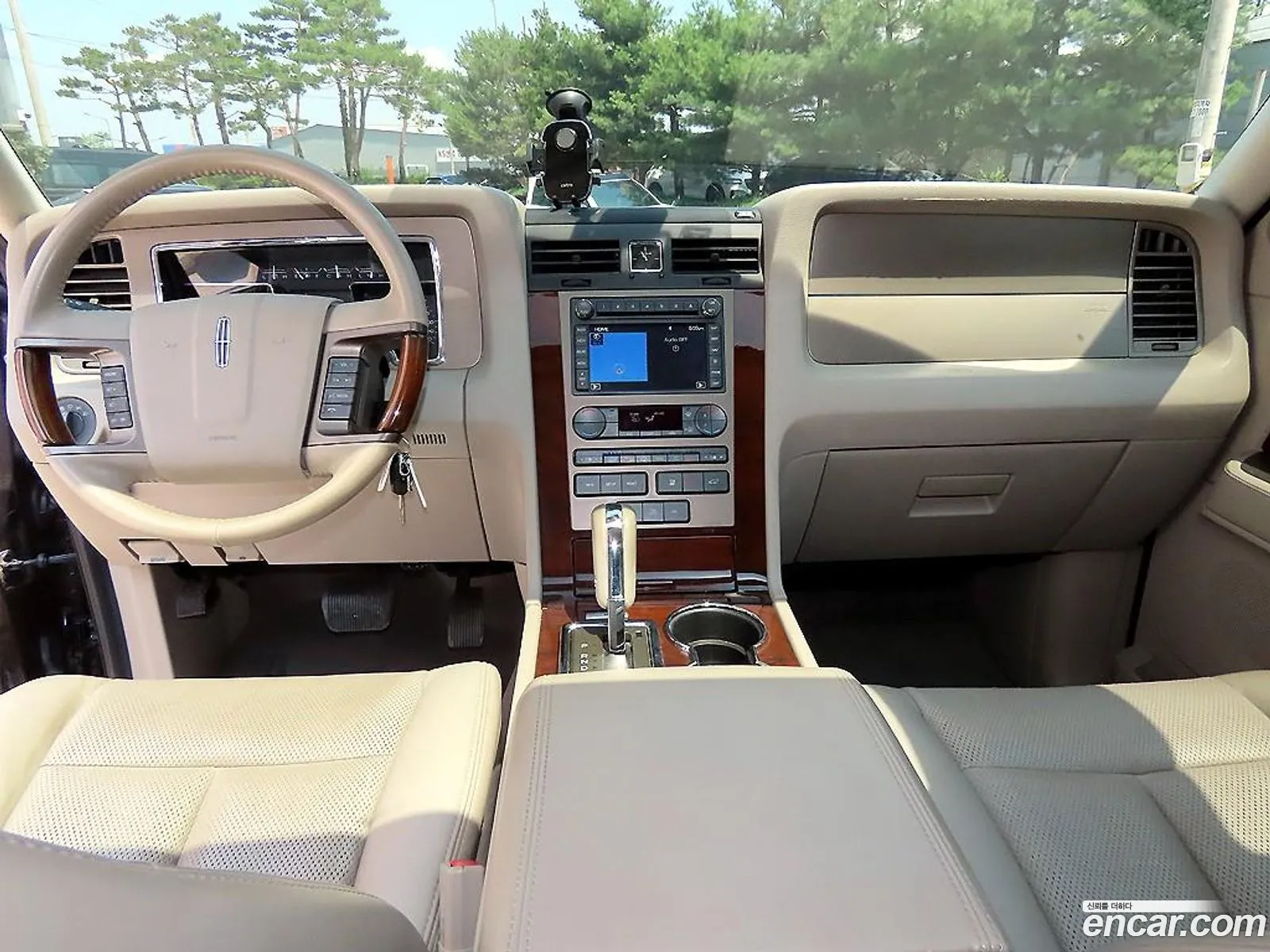 Lincoln Navigator 2014 — 17