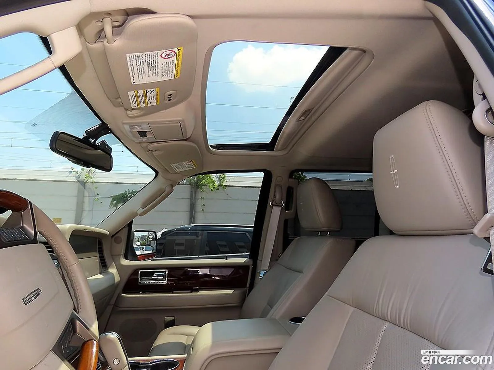 Lincoln Navigator 2014 — 19