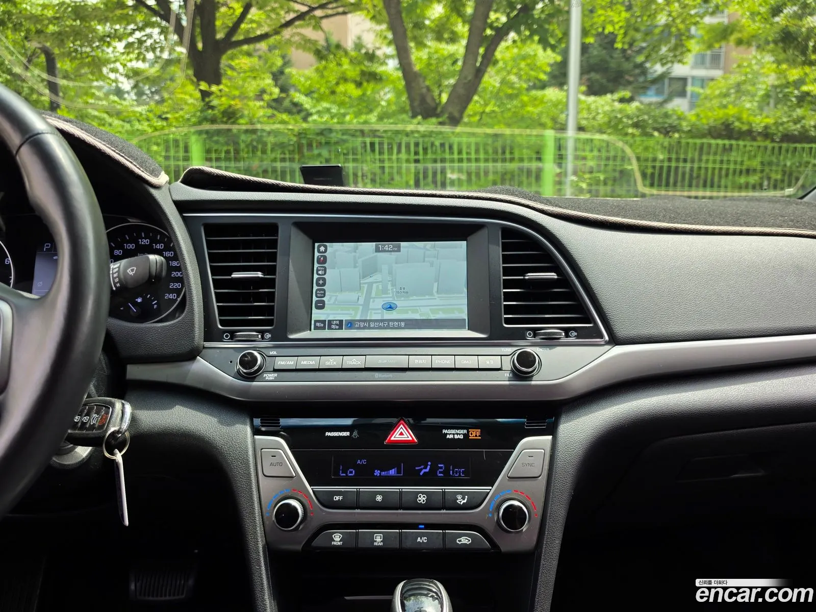 Hyundai Elantra AD 2016 — 13