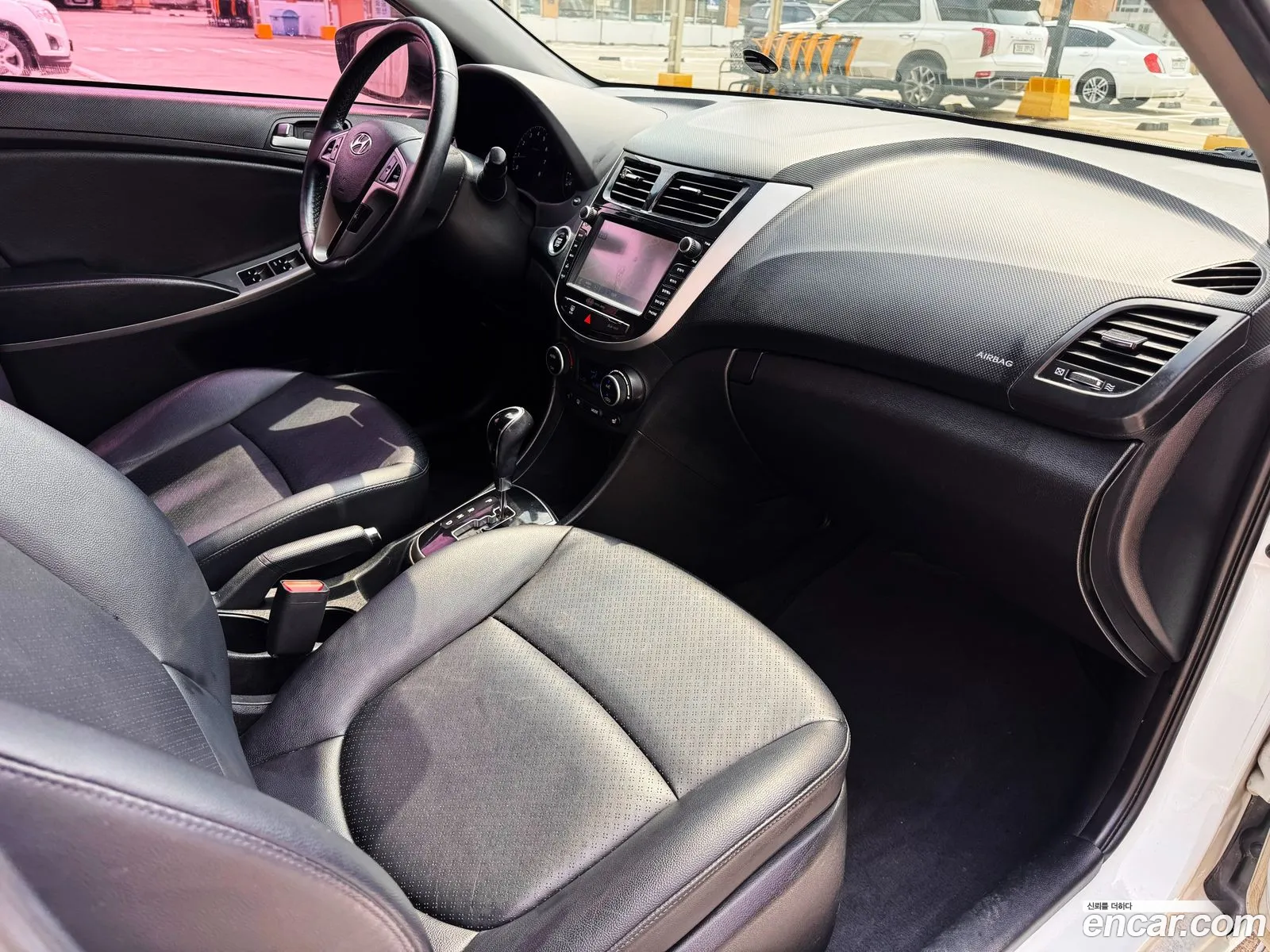 Hyundai Accent 2015 — 14
