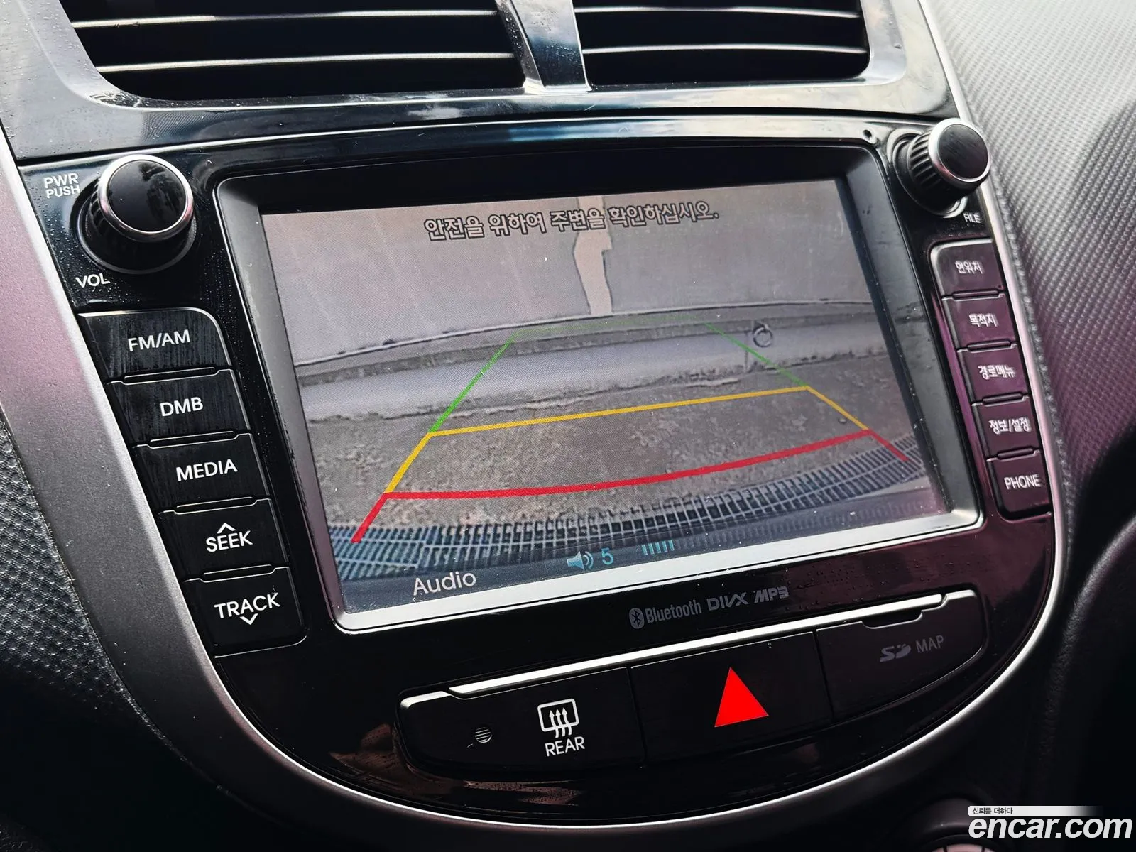 Hyundai Accent 2015 — 5