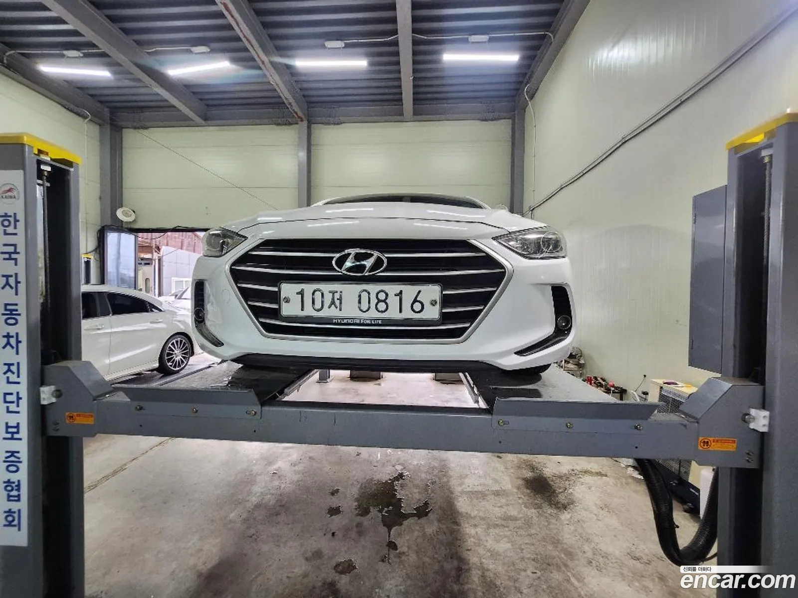 Hyundai Elantra AD 2016 — 2