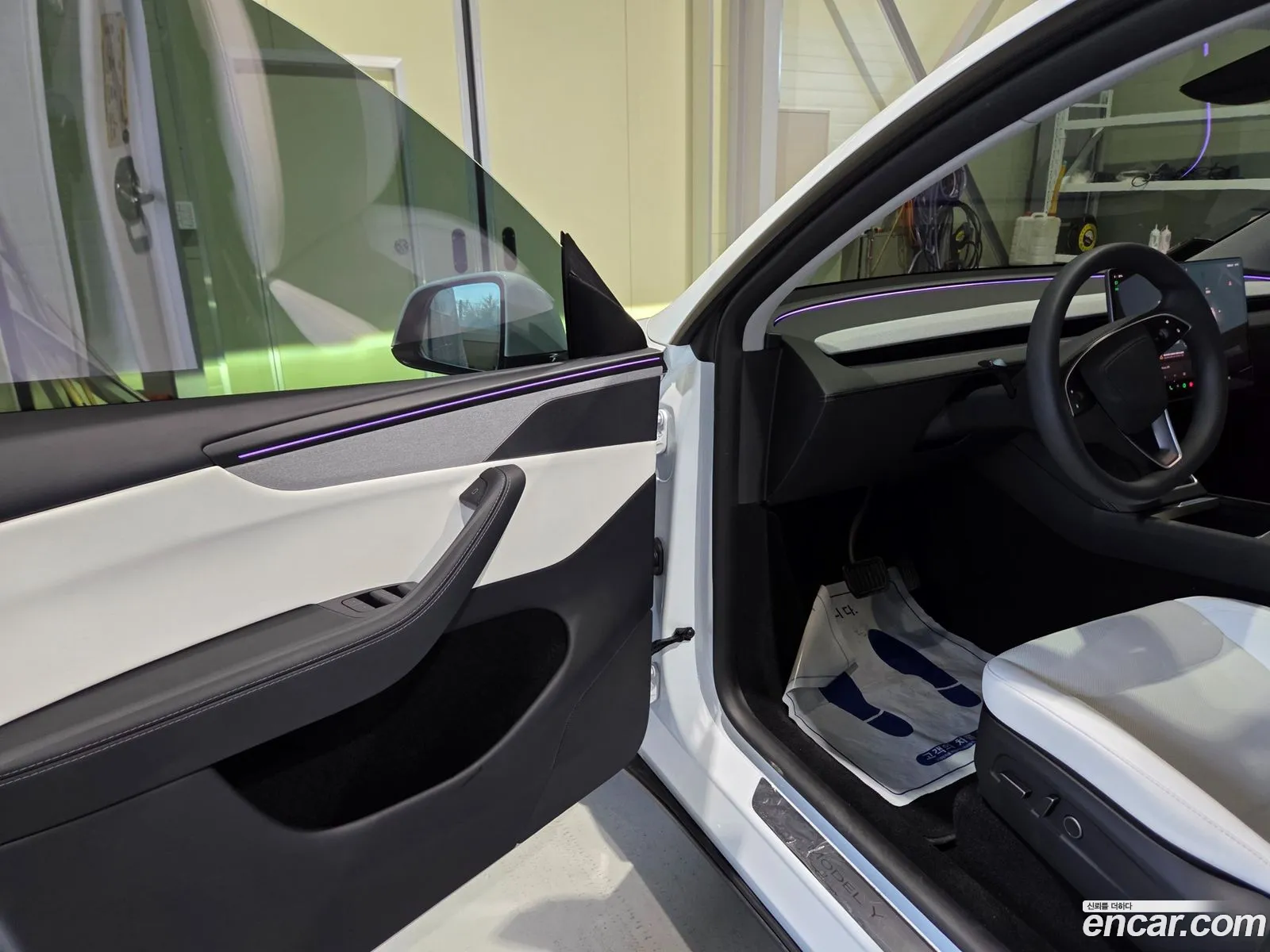 Tesla Model Y 2025 — 12