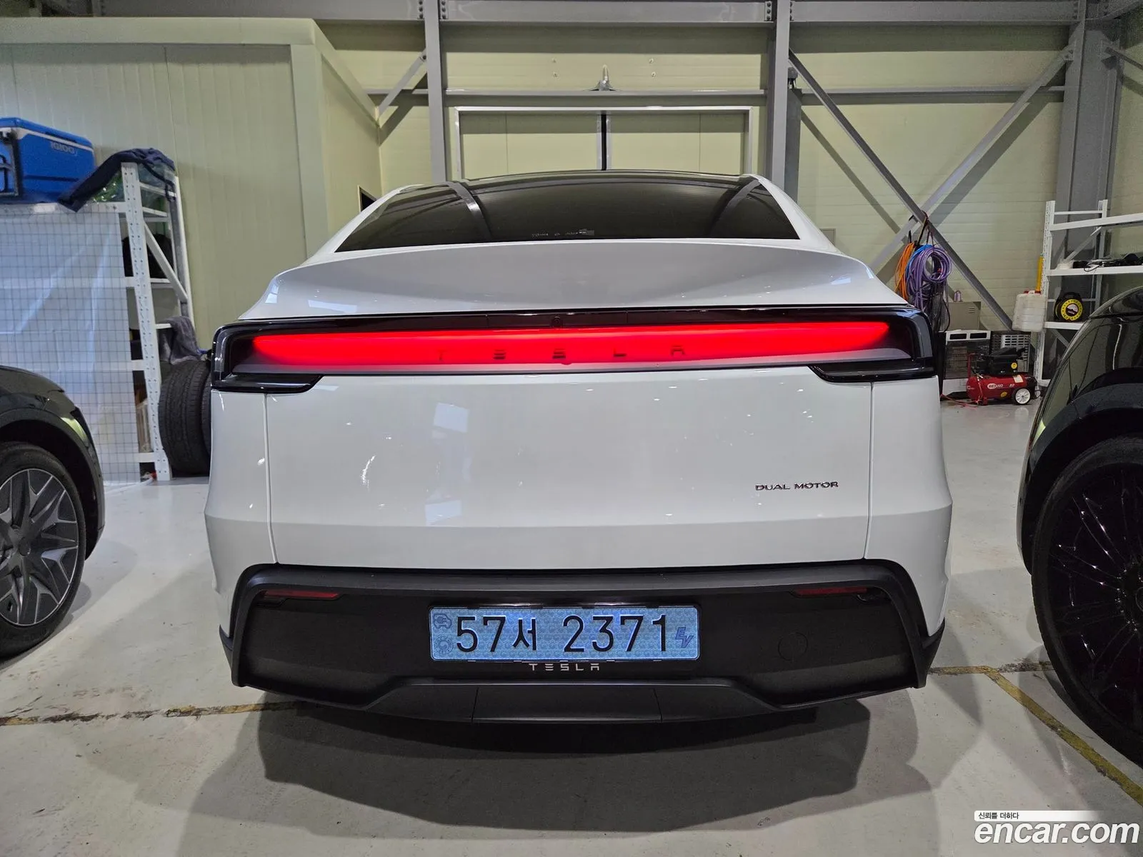 Tesla Model Y 2025 — 8