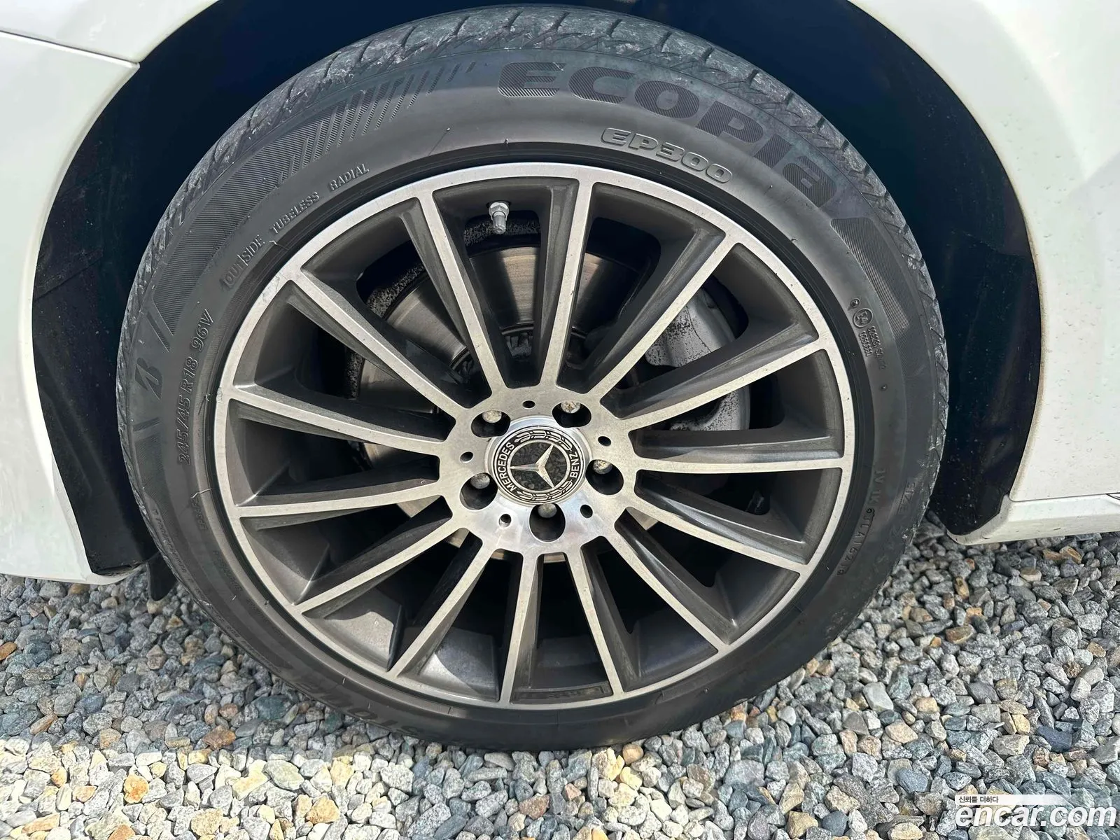 Mercedes-Benz E-Class W213 2018 — 12