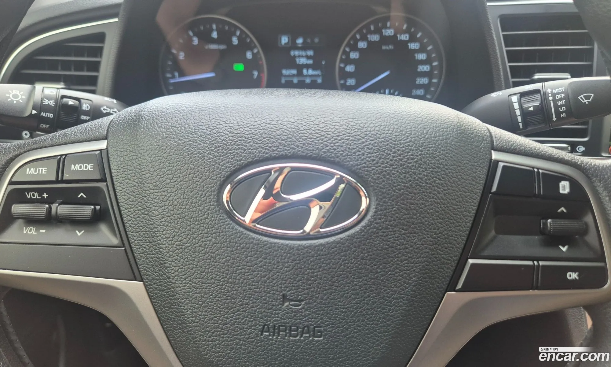 Hyundai Elantra AD 2017 — 3