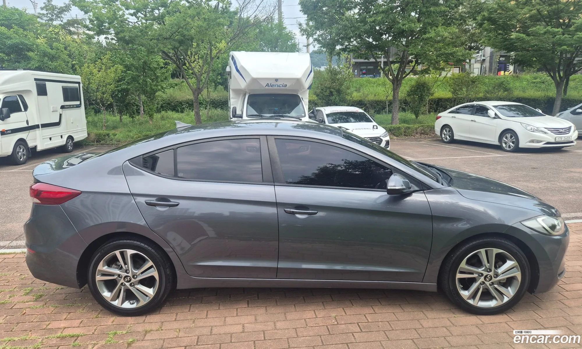 Hyundai Elantra AD 2017 — 17