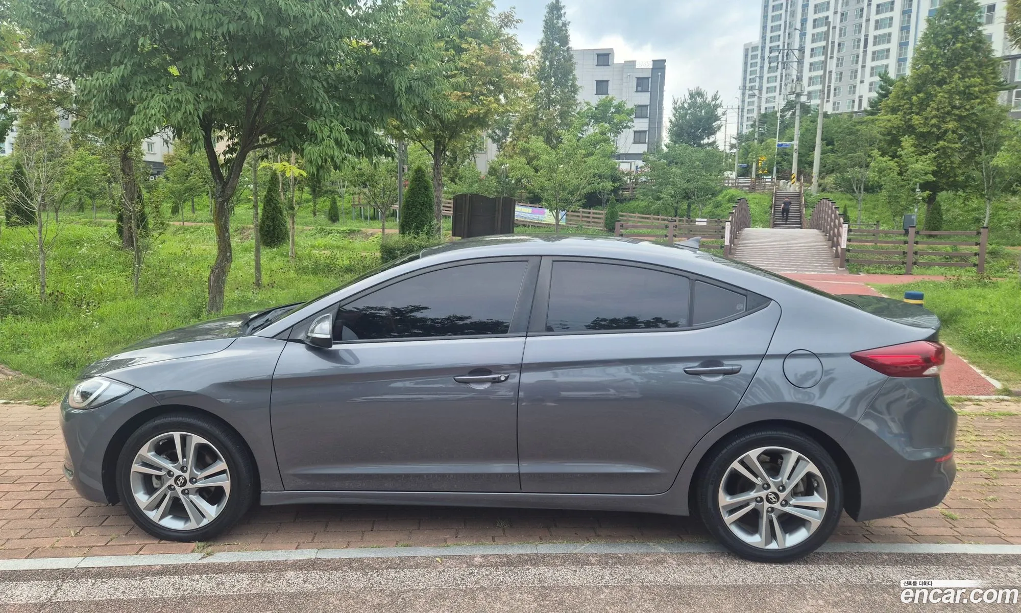 Hyundai Elantra AD 2017 — 5