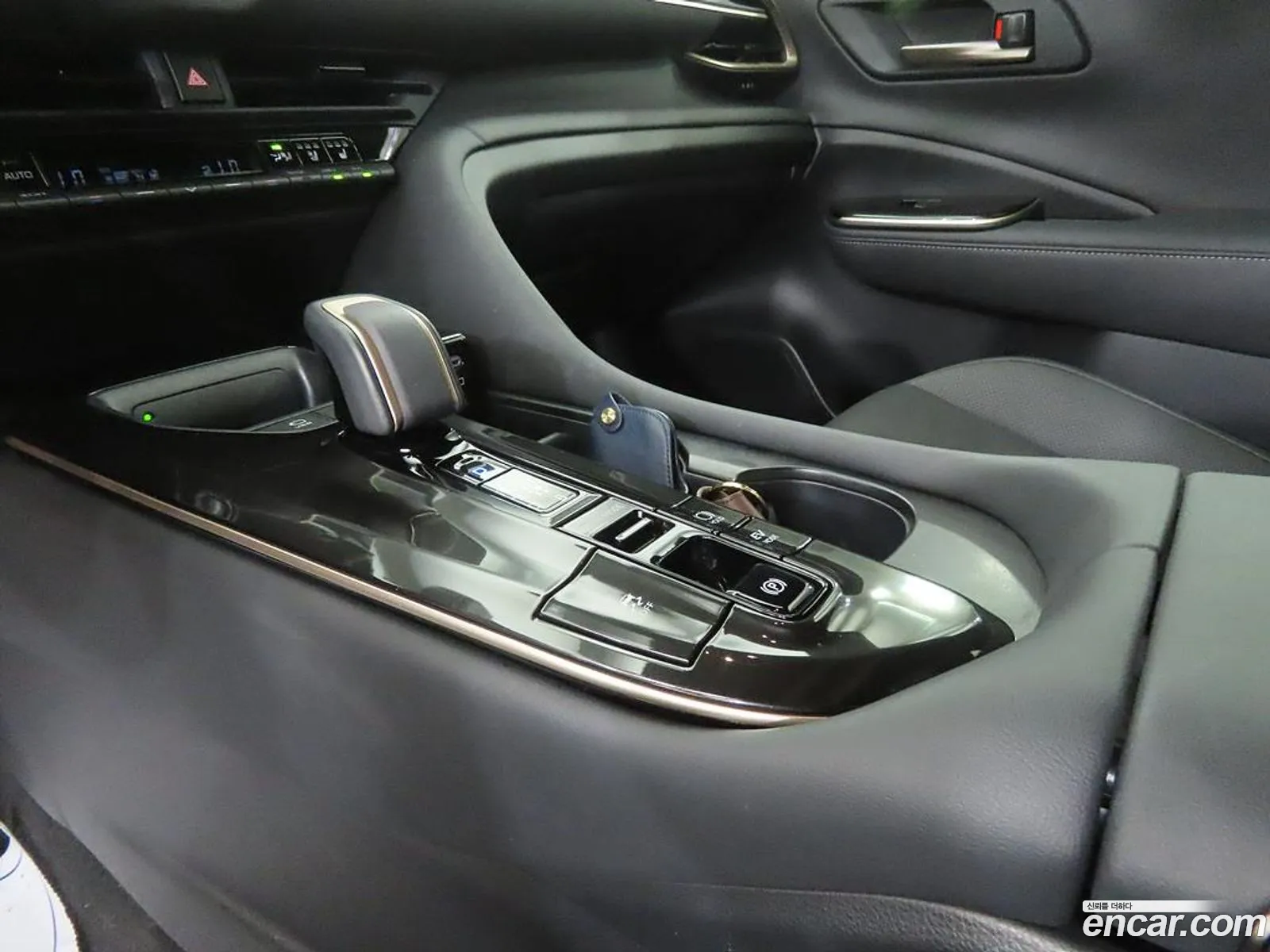 Toyota Crown Crossover 2024 — 14