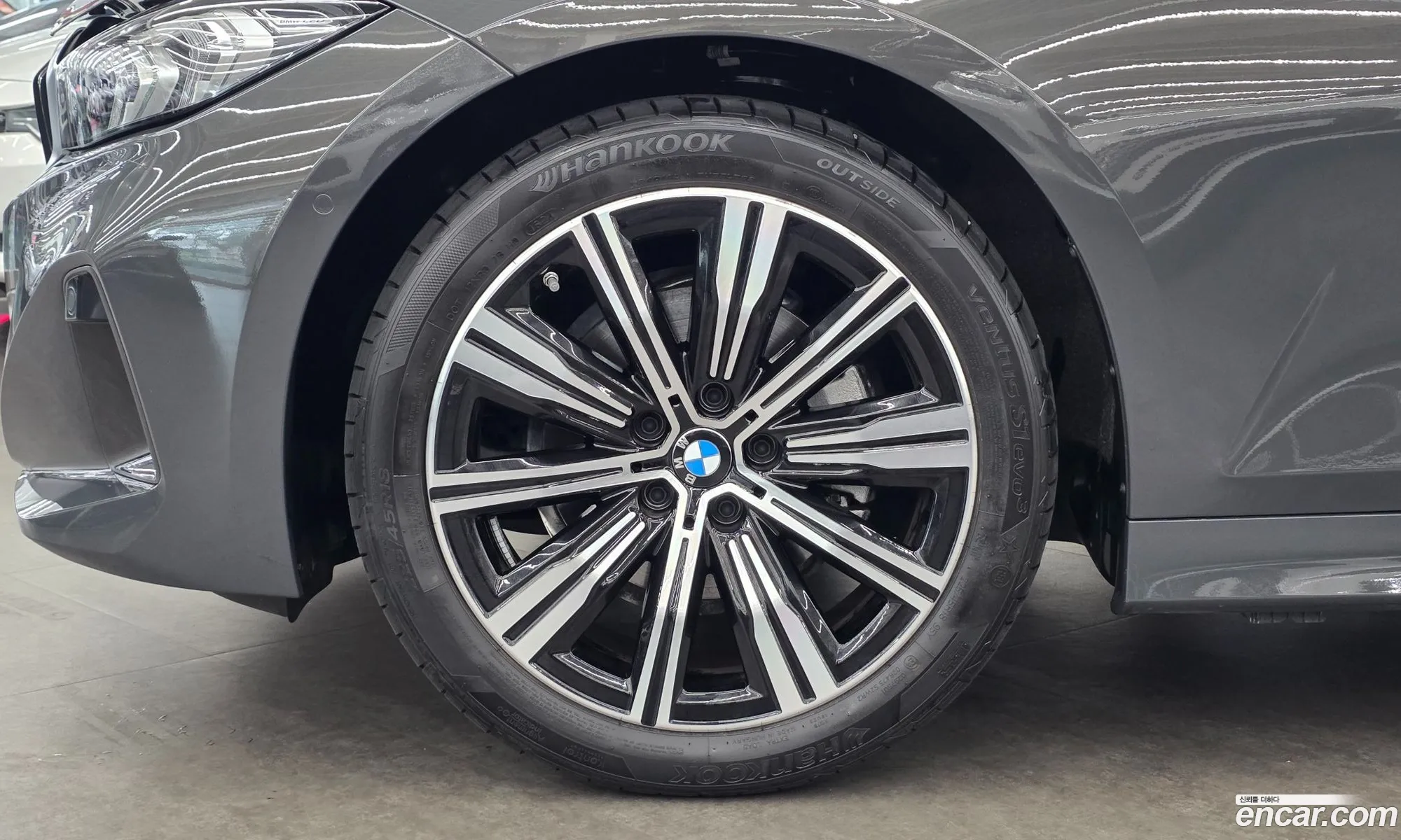 BMW 3 Series 2025 — 19