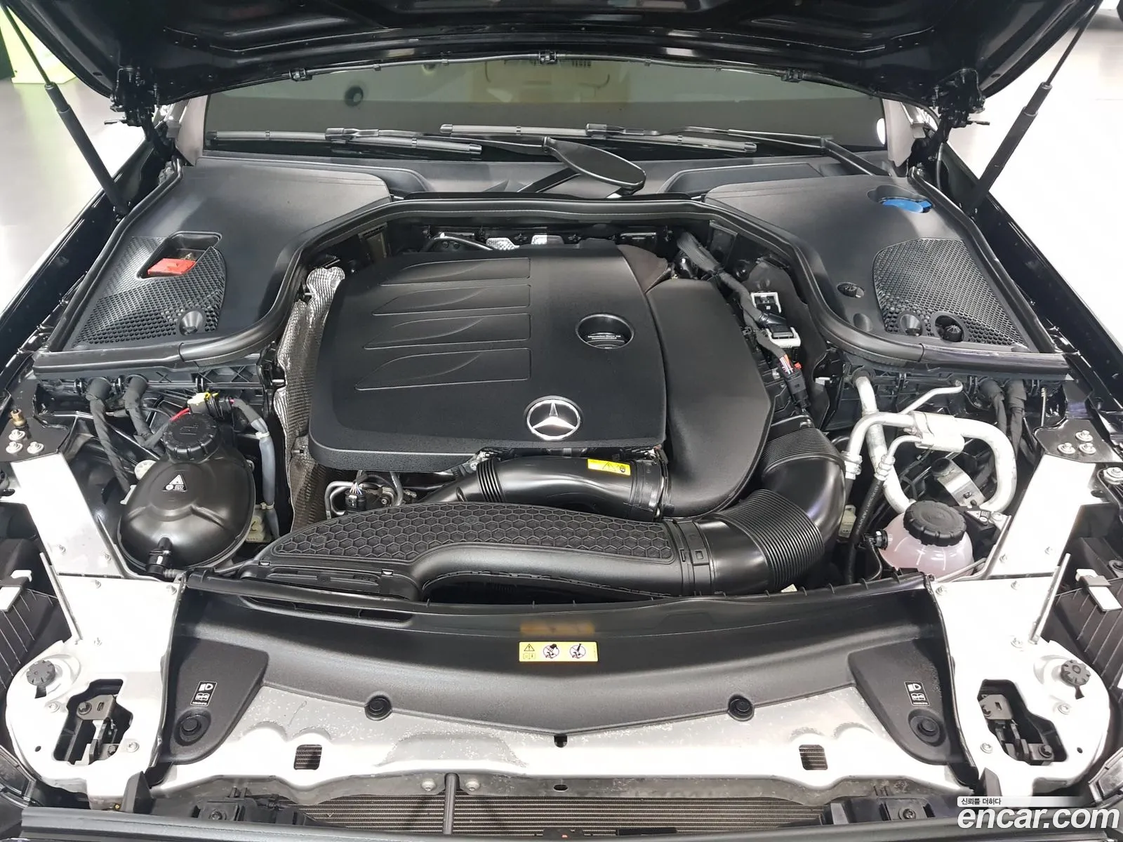 Mercedes-Benz E-Class W213 2022 — 14