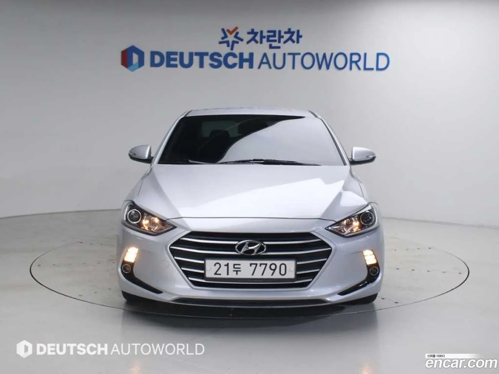 Hyundai Elantra AD 2017 — 14